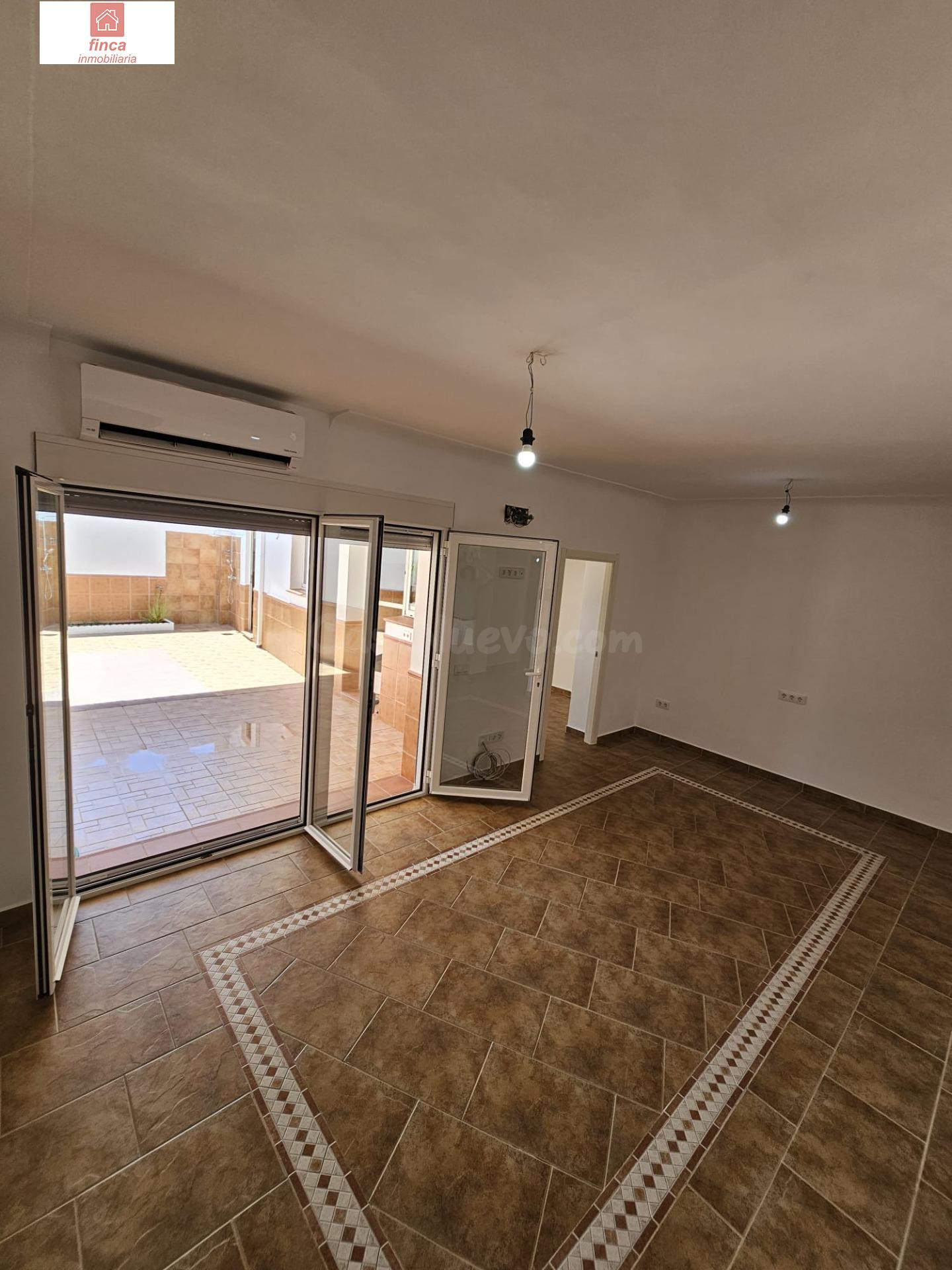 MONTIJO ZONA CENTRO, VENTA VIVIENDA PLANTA BAJA, COMPLETAMENTE REFORMADA, AMPLIA, LUMINOSA, PATIO AMPLIO - foto 5
