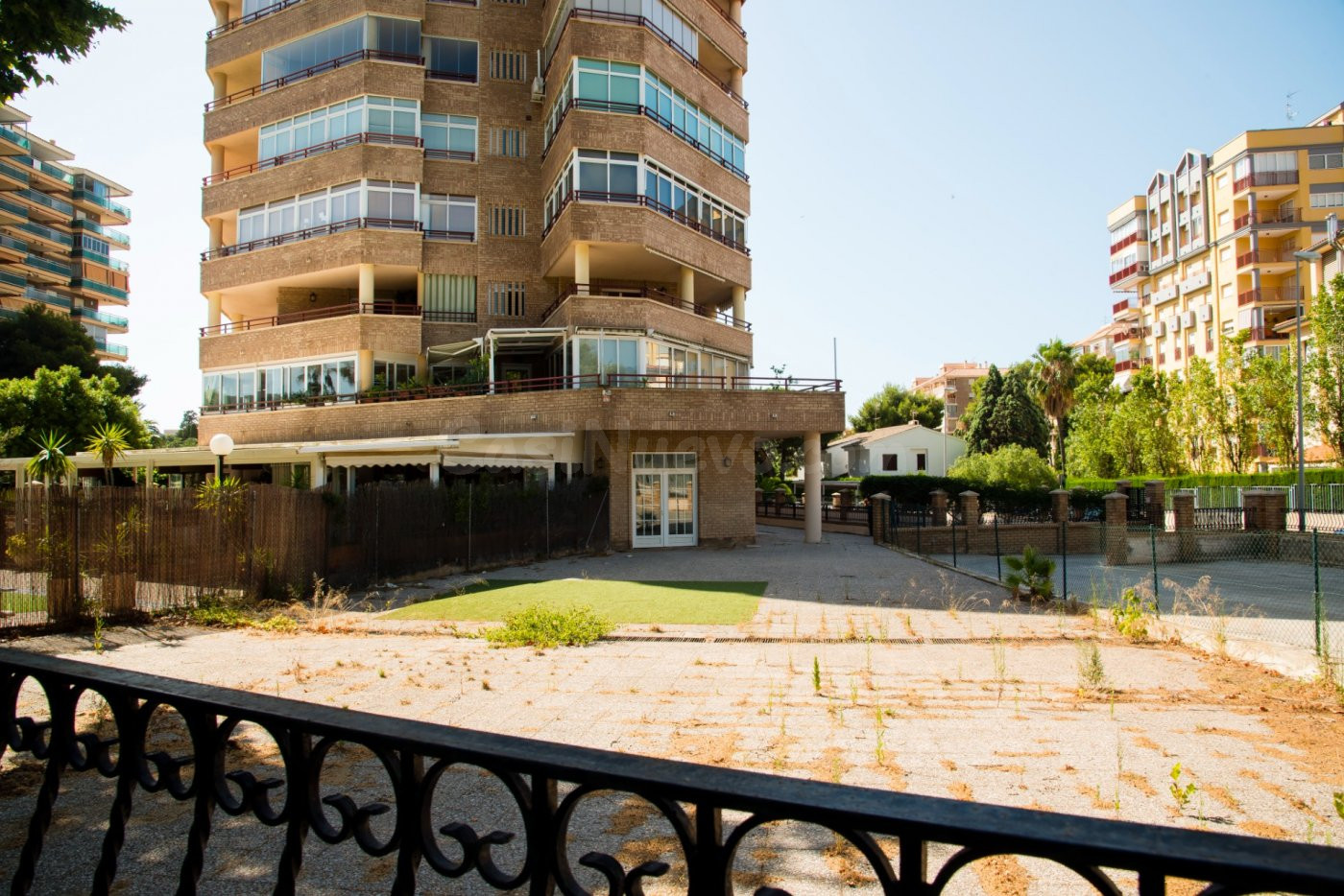 Oportunidad de local comercial en Benicasim con terraza y zo