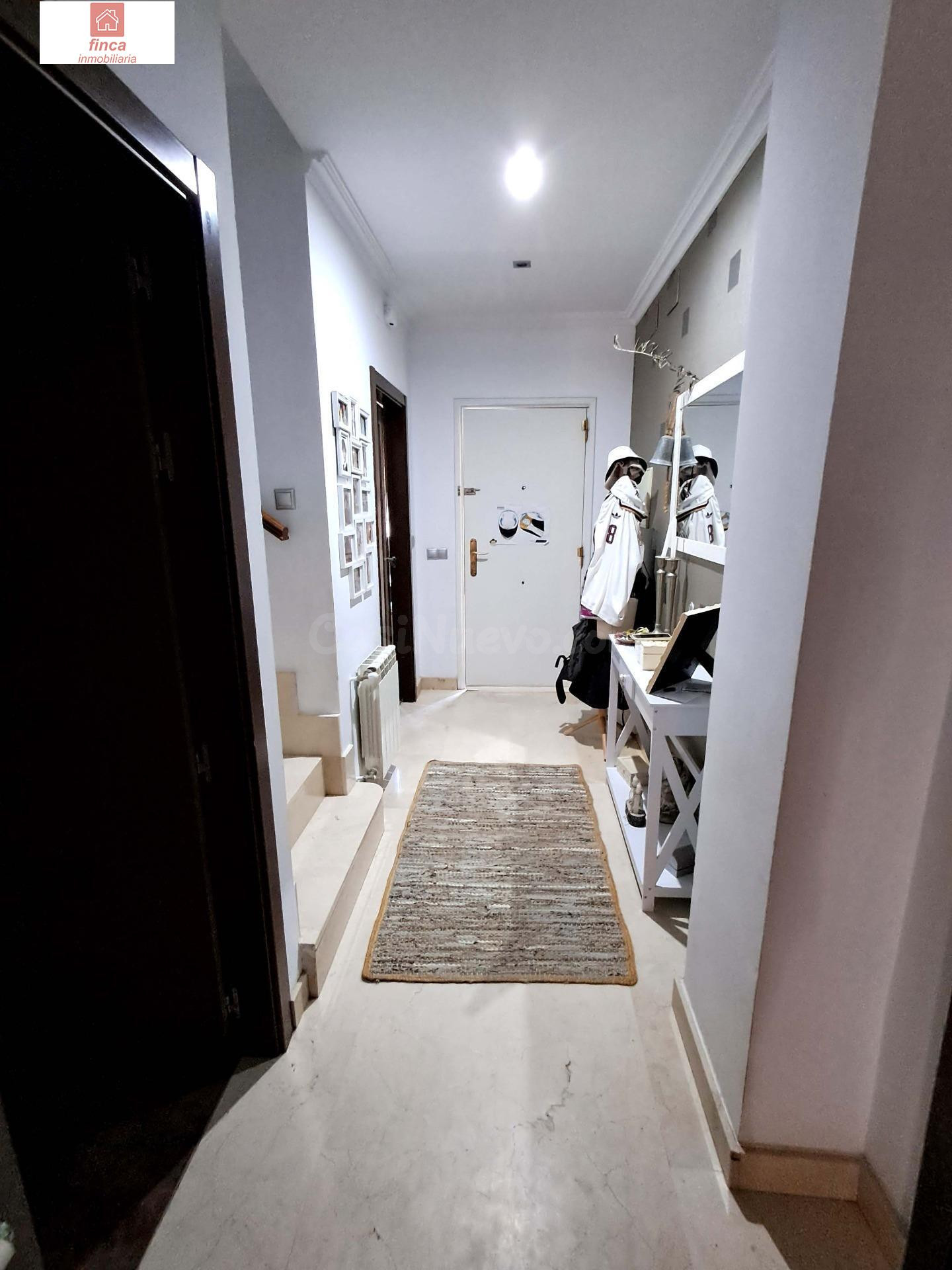 VENTA PUEBLA DE LA CALZADA, DUPLEX CON GARAJE Y TRASTERO, AMPLIO PATIO, LUMINOSO, CALEFACCIÓN CENTRAL - foto 2