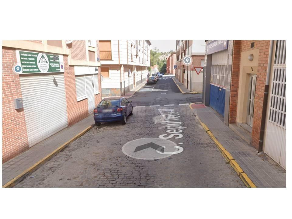 ALQUILER LOCAL. ZONA VIA ROMA - foto 2