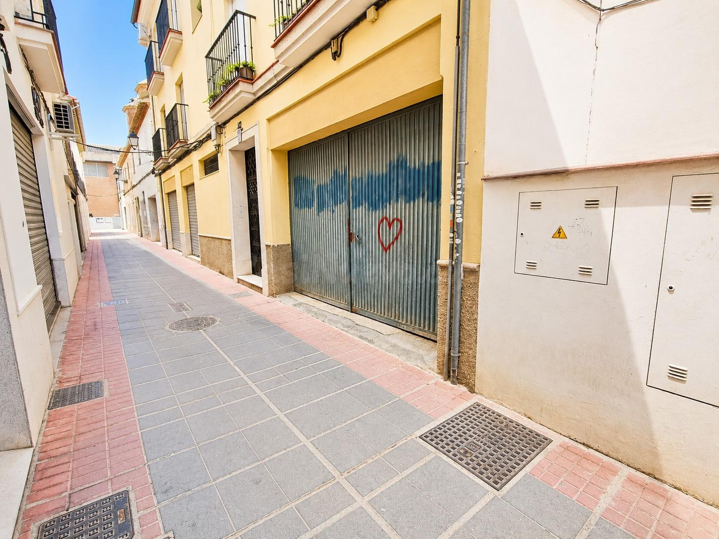 Plazas de garaje y trasteros en pleno centro de Santa Fe