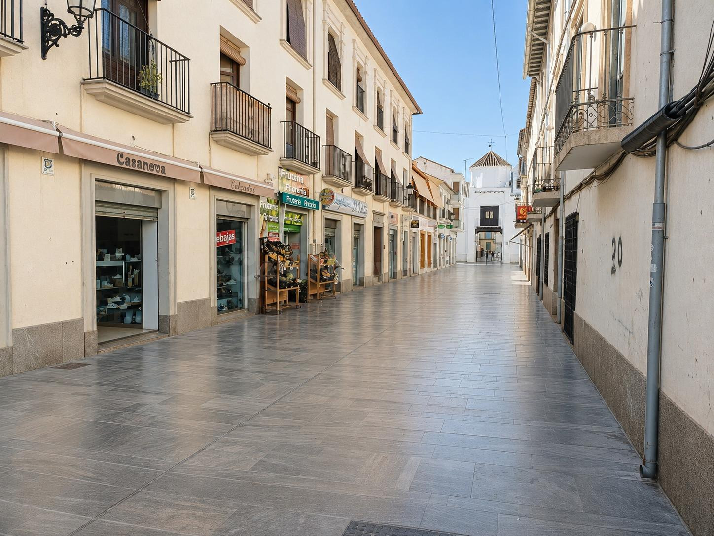 Plazas de garaje y trasteros en pleno centro de Santa Fe - foto 3