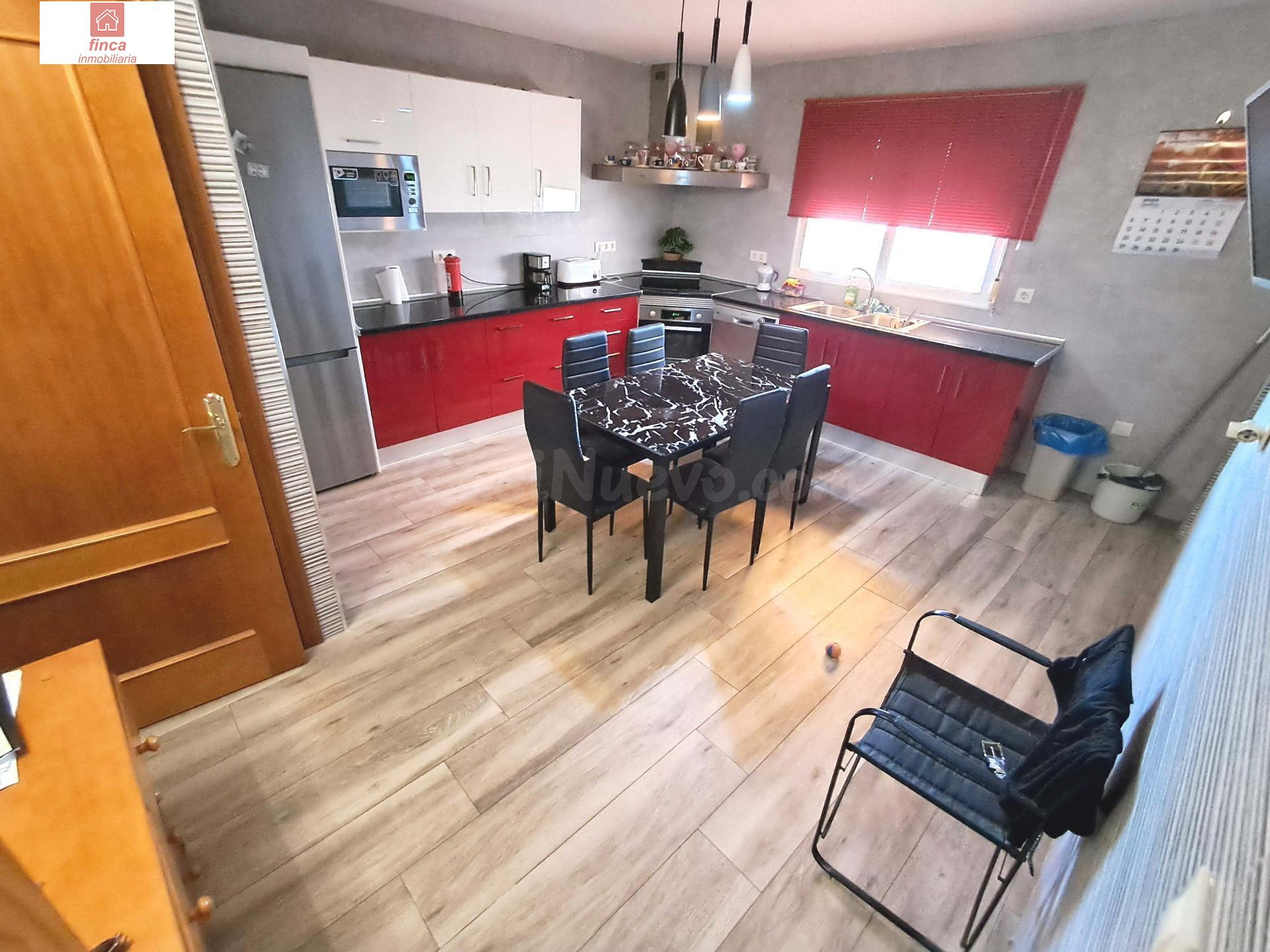 VENTA EN BARBAÑO, CASA PLANTA BAJA, COMPLETAMENTE REFORMADA, CON GARAJE, LUMINOSA Y AMPLIA