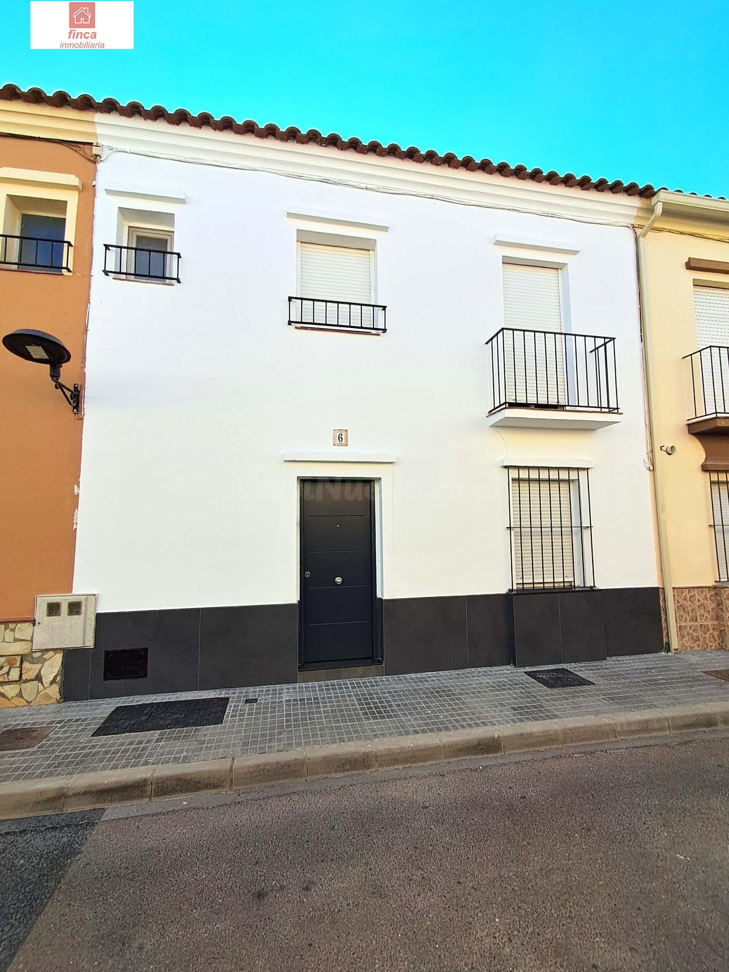 PUEBLA DE LA CALZADA, VIVIENDA TIPO DUPLEX, REFORMADA, CON GARAJE Y TRASTERO, LUMINOSA Y CON PATIO AMPLIO