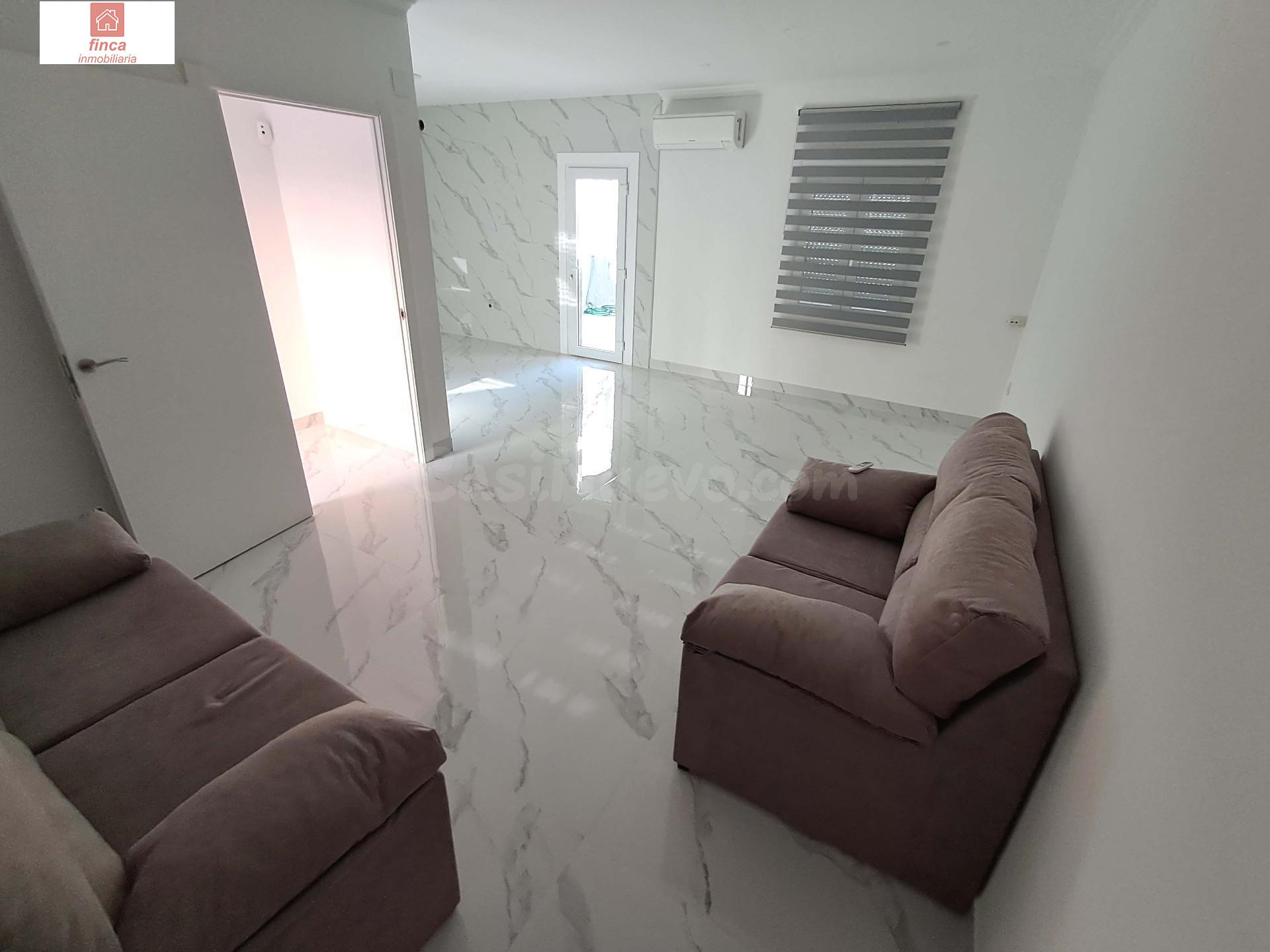 PUEBLA DE LA CALZADA, VIVIENDA TIPO DUPLEX, REFORMADA, CON GARAJE Y TRASTERO, LUMINOSA Y CON PATIO AMPLIO - foto 4