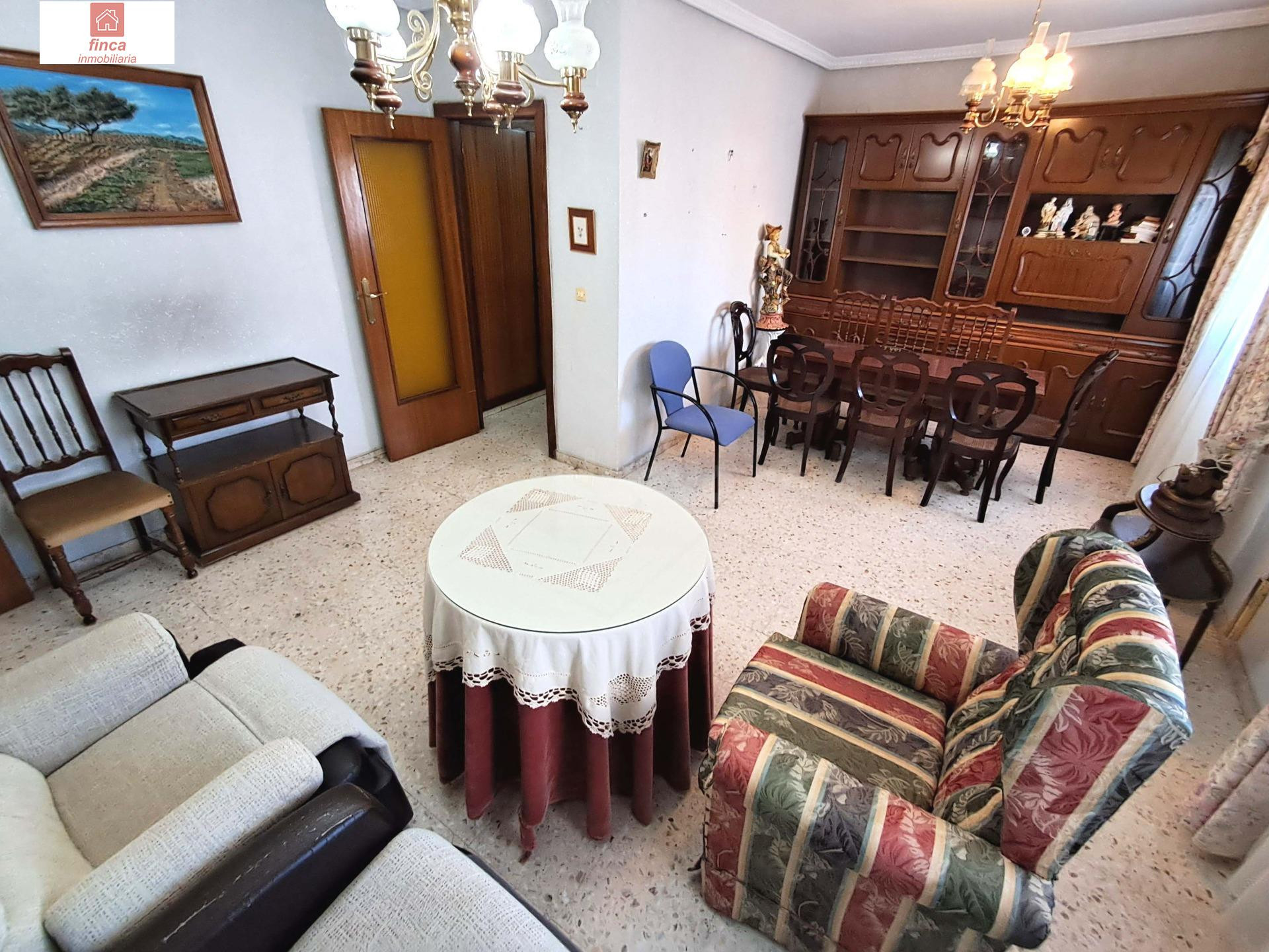 SE VENDE PISO PLANTA BAJA EN MONTIJO, ZONA EL MOLINO, ZONA TRANQUILA, LUMINOSO, Y CON PATIO MUY AMPLIO
