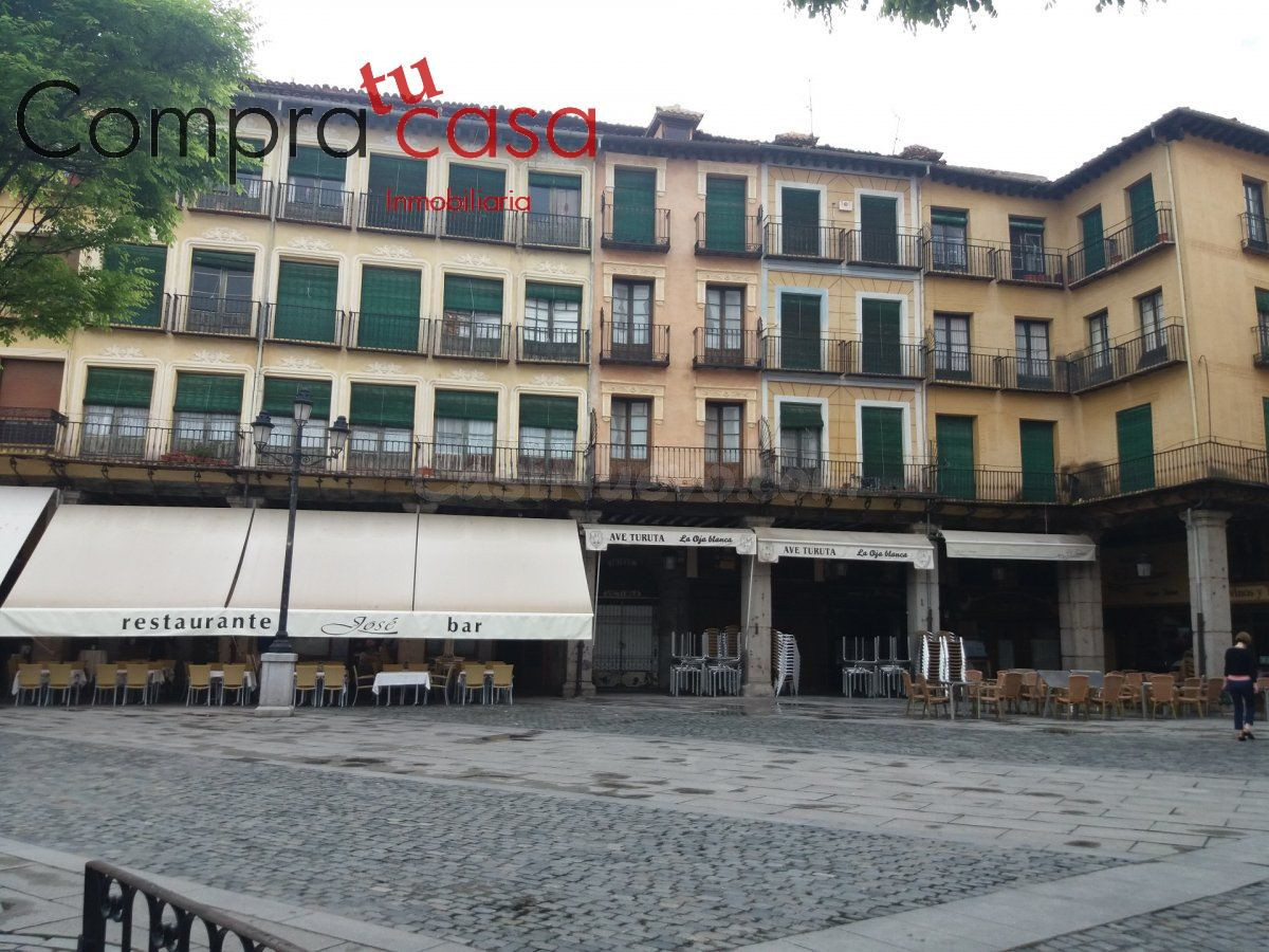 VENTA.-.EDIFICIO EN PLENO CENTRO CASCO HISTORICO.