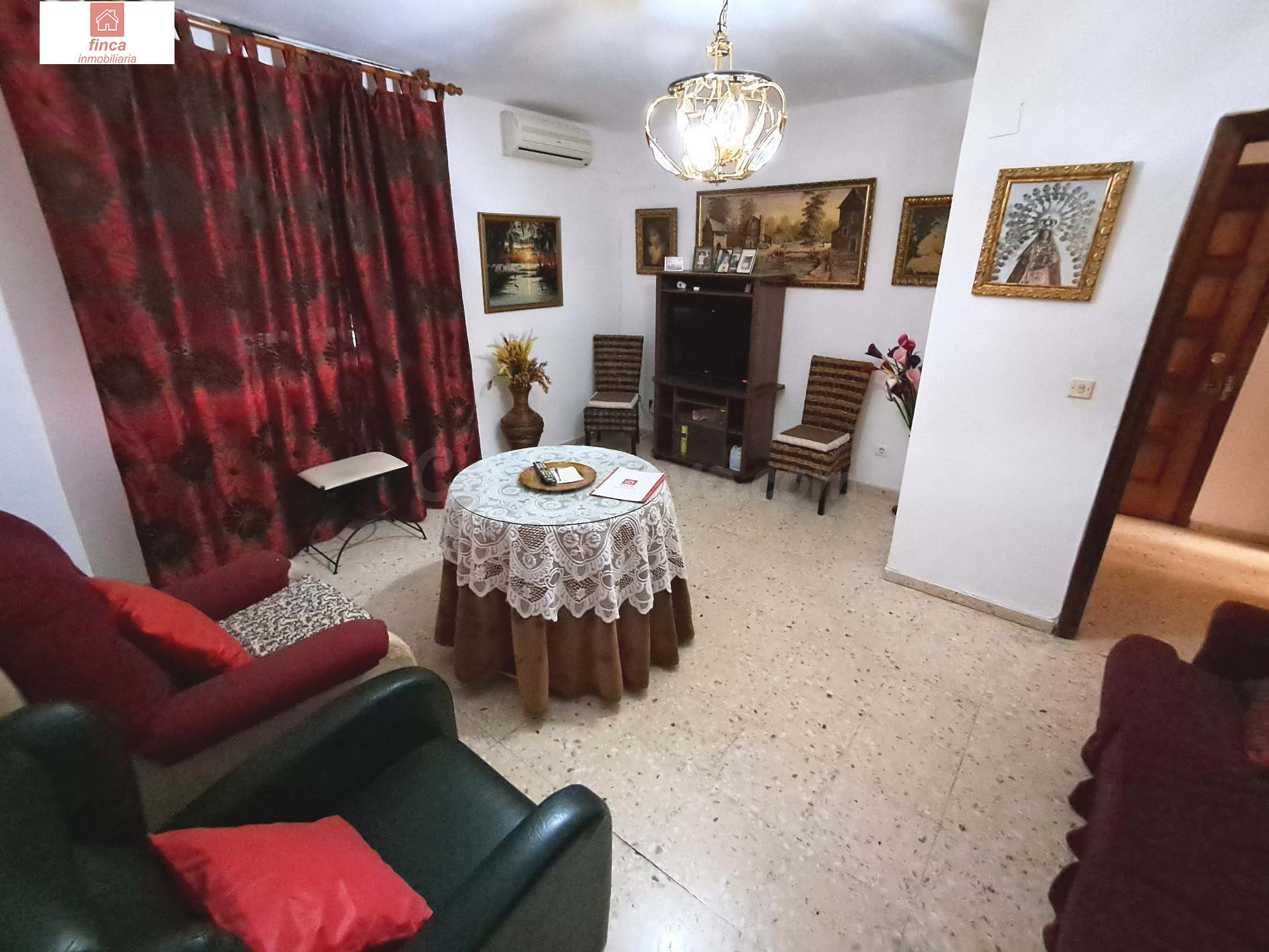 VENTA EN MONTIJO PISO DE PLANTA BAJA, ZONA EL MOLINO, ZONA TRANQUILA, LUMINOSO Y CON PATIO MUY AMPLIO