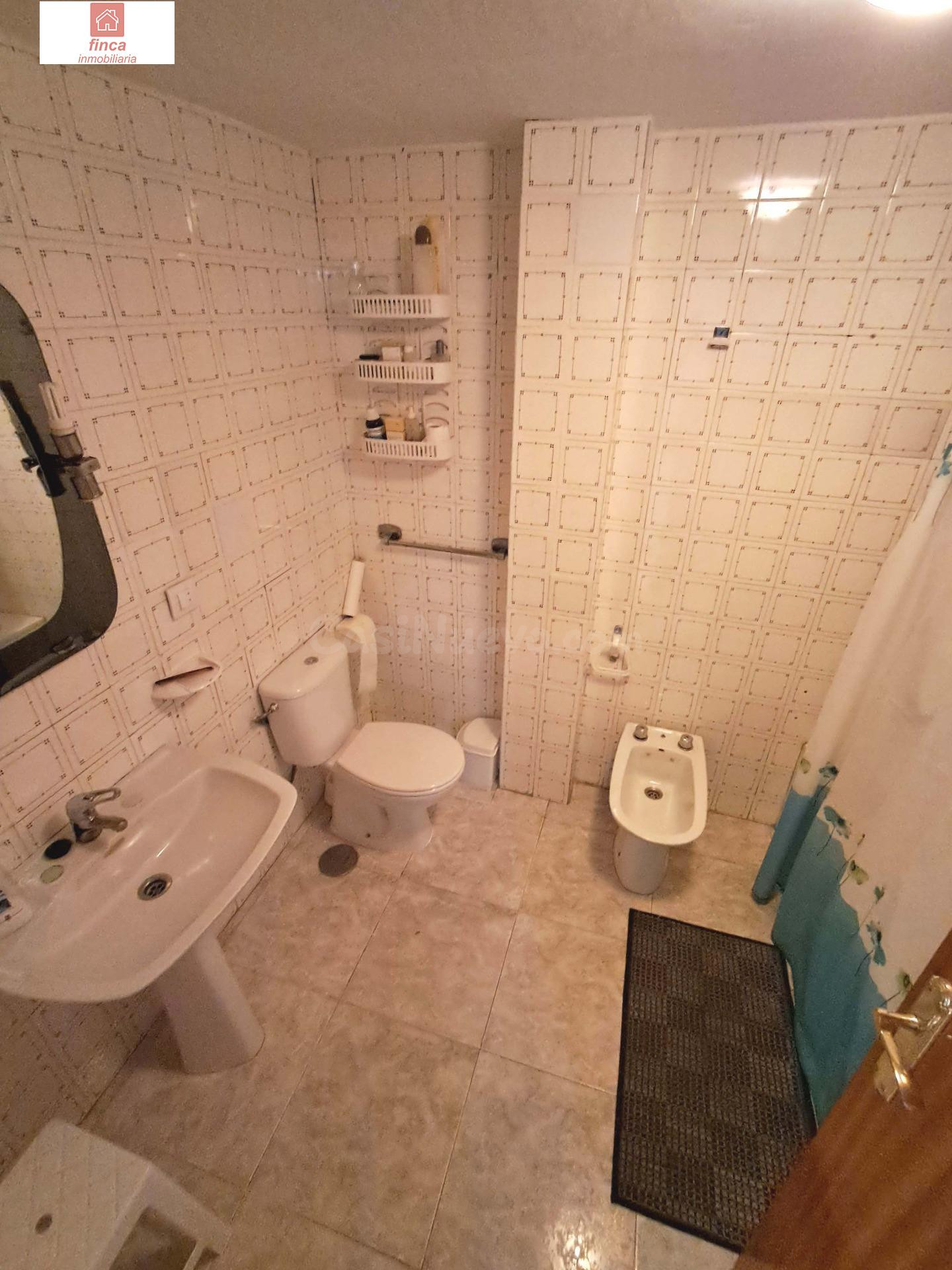 VENTA EN MONTIJO PISO DE PLANTA BAJA, ZONA EL MOLINO, ZONA TRANQUILA, LUMINOSO Y CON PATIO MUY AMPLIO - foto 3