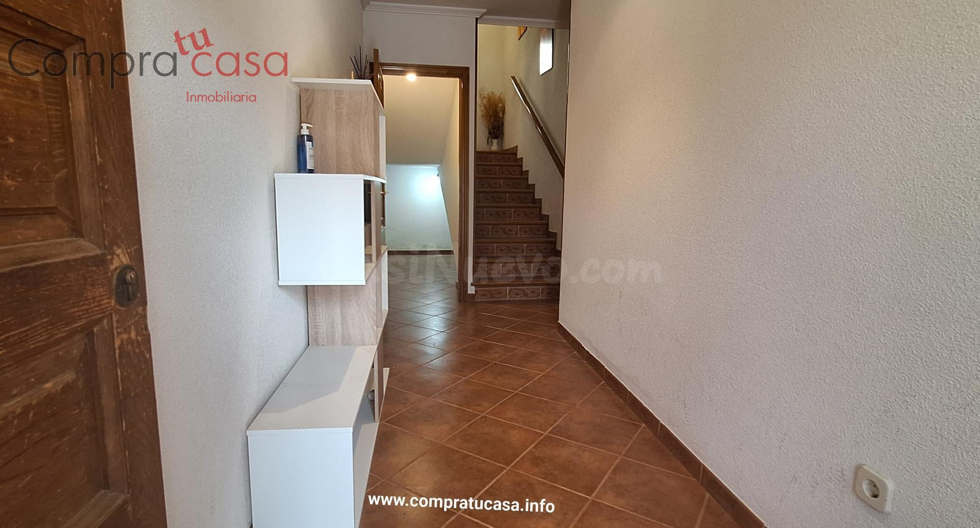 GRAN CASA UNIFAMILIAR EN EL BONITO BARRIO DE ZAMARRALA - foto 2