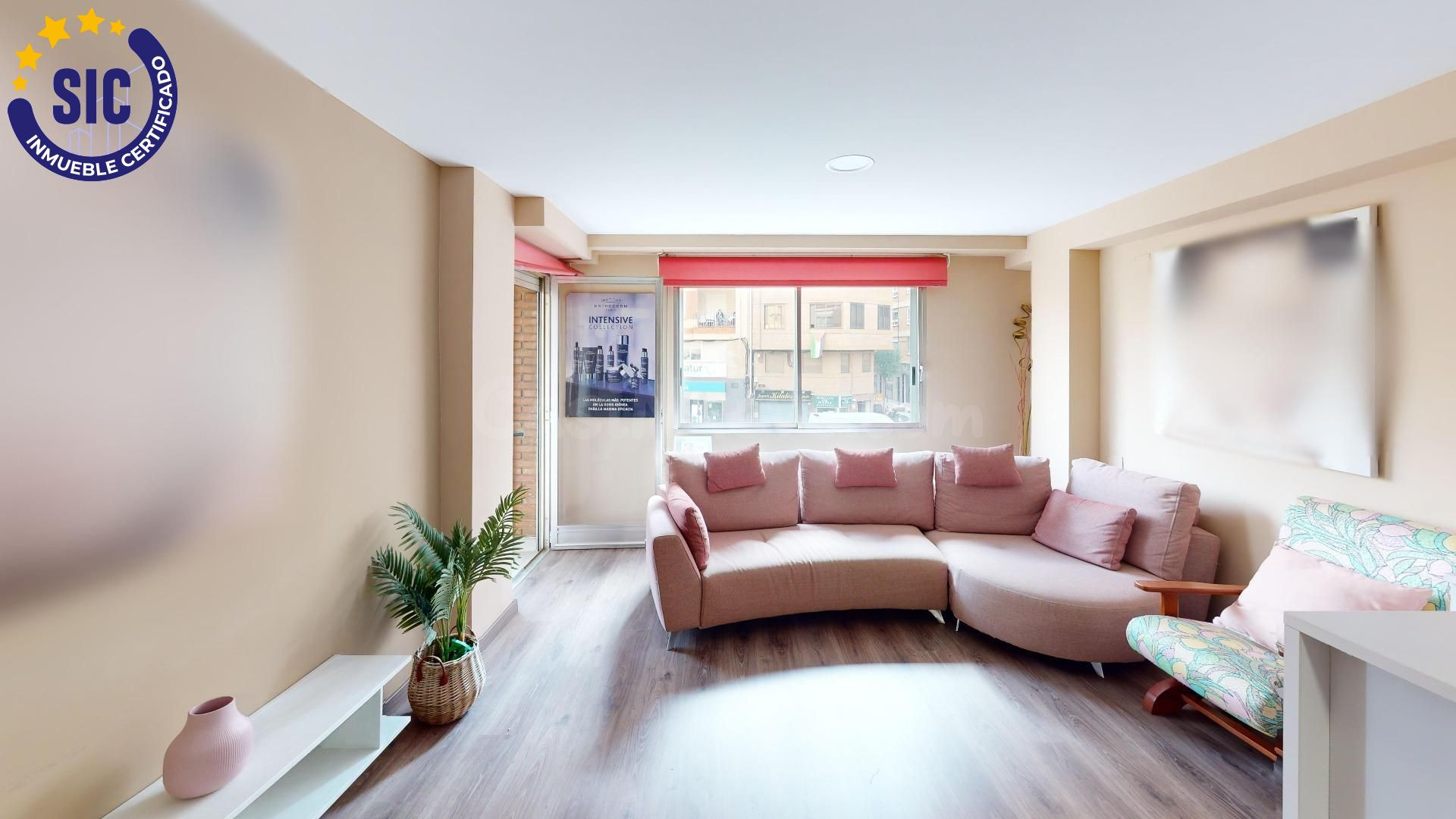 Vivienda amplia con vistas a la Plaza Fadrell de 4 habitacio - foto 4