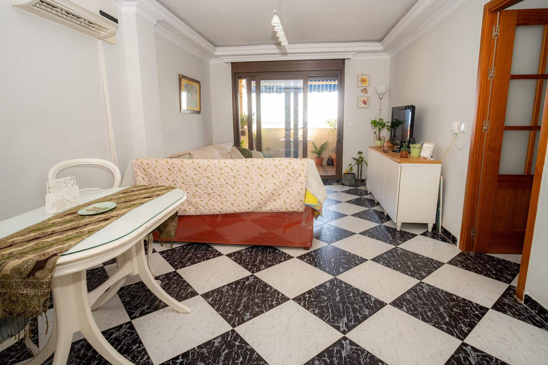 OS PRESENTAMOS ESTA PRECIOSA Y AMPLIA VIVIENDA CON VISTAS DE INFARTO - foto 2