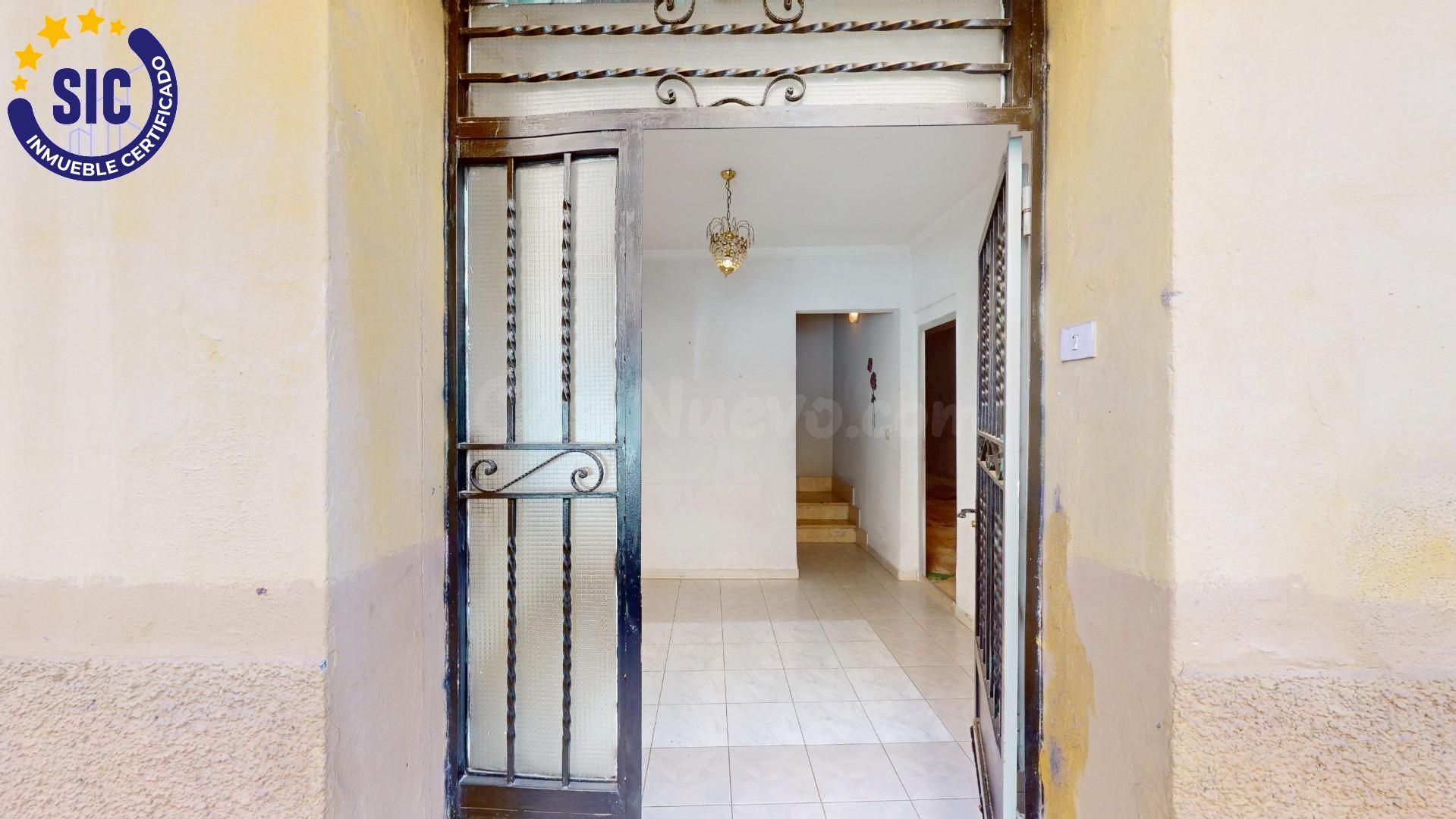 Casa en zona Avda. Capuchinos de planta baja y dos alturas en Castellón - foto 4