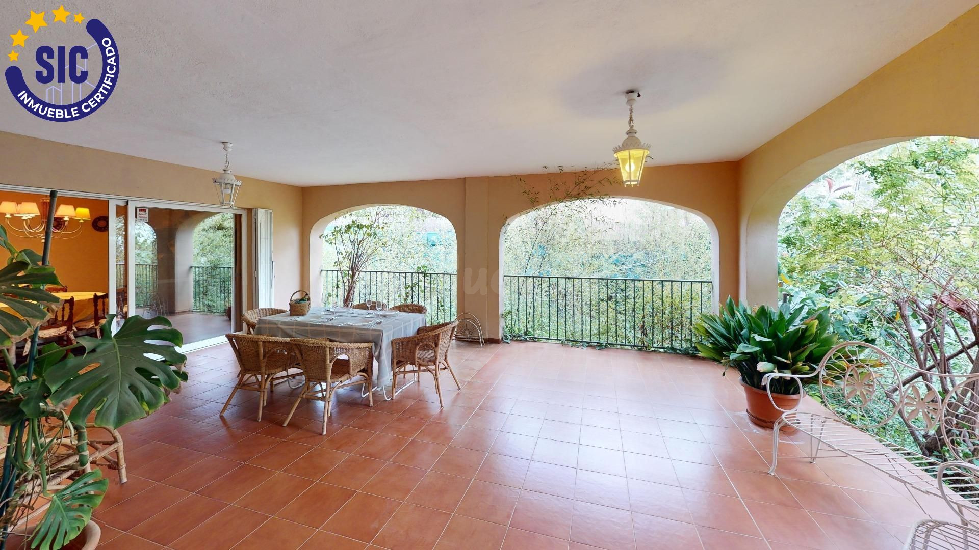 Espectacular chalet con parcela de unos 1.500 m2 a 10 minutos de Castellón - foto 2