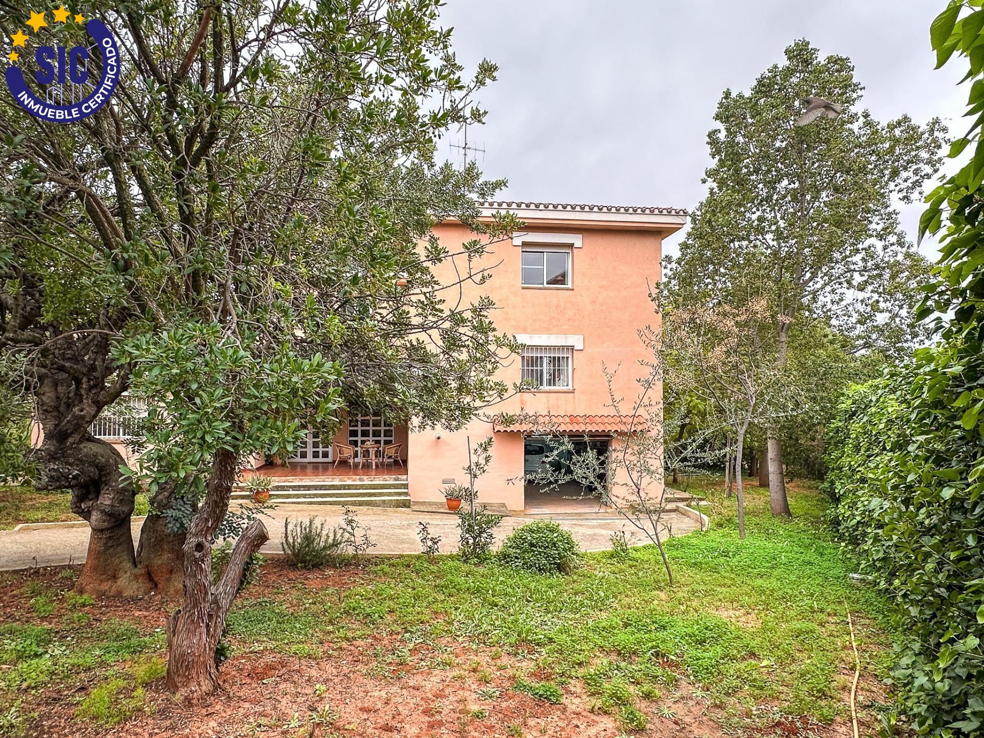 Espectacular chalet con parcela de unos 1.500 m2 a 10 minutos de Castellón - foto 3