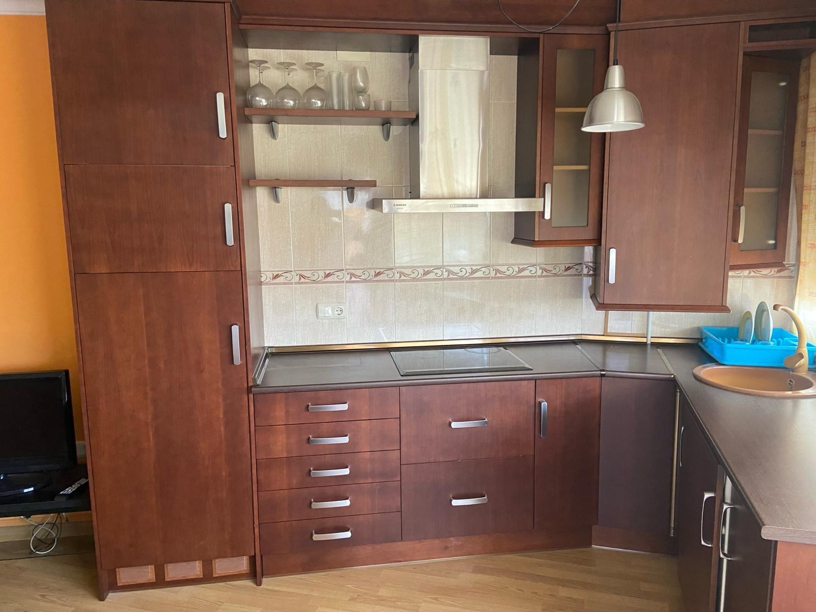 SE ALQUILA PRECIOSO APARTAMENTO DE UN DORMITORIO CON TERRAZA - foto 4