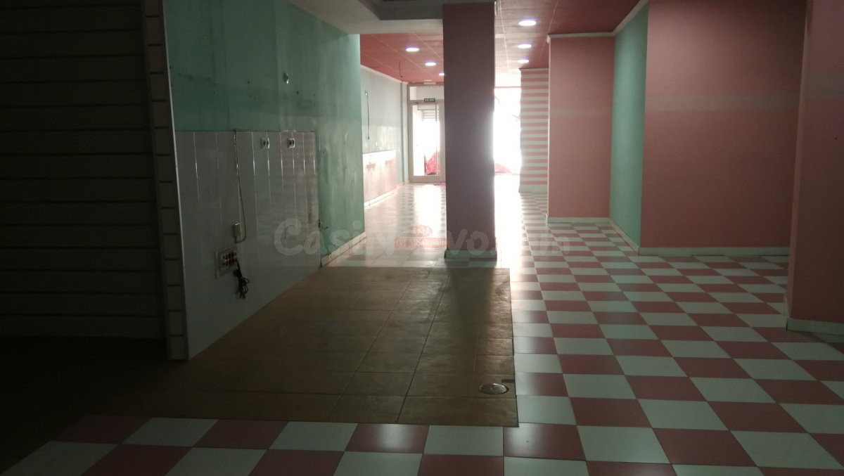 SE VENDE LOCAL EN 1º LINEA COMERCIAL DE 280 M2 APROXIMADAMEN - foto 3