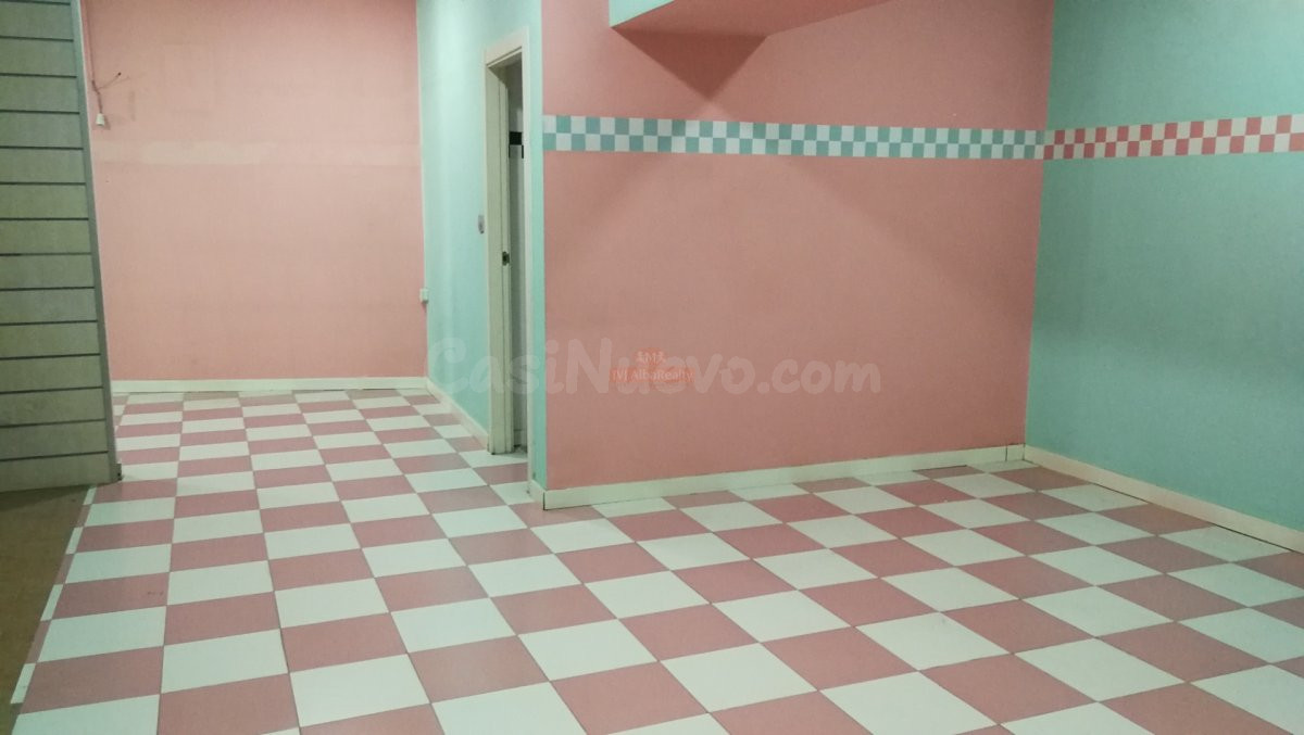SE VENDE LOCAL EN 1º LINEA COMERCIAL DE 280 M2 APROXIMADAMEN - foto 4