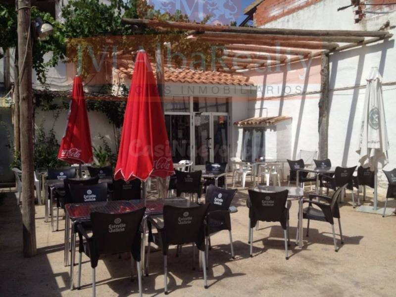 SE VENDE Y TRASPASA NEGOCIO CON MAS DE 20 AÑOS DE