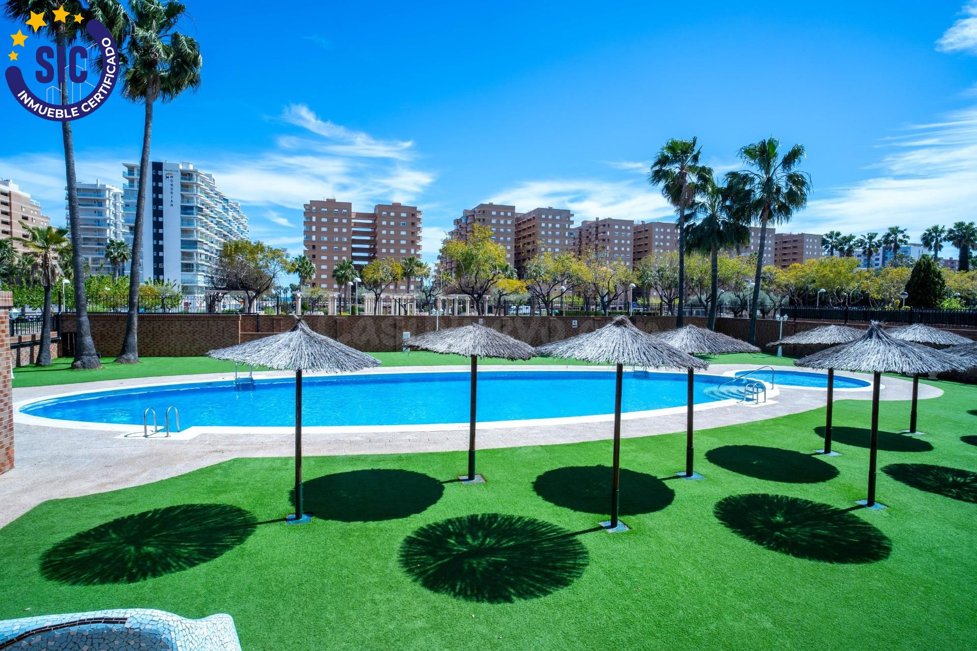 Apartamento en Magic World (Costa Marfil) para entrar a vivir y disfrutar del verano.