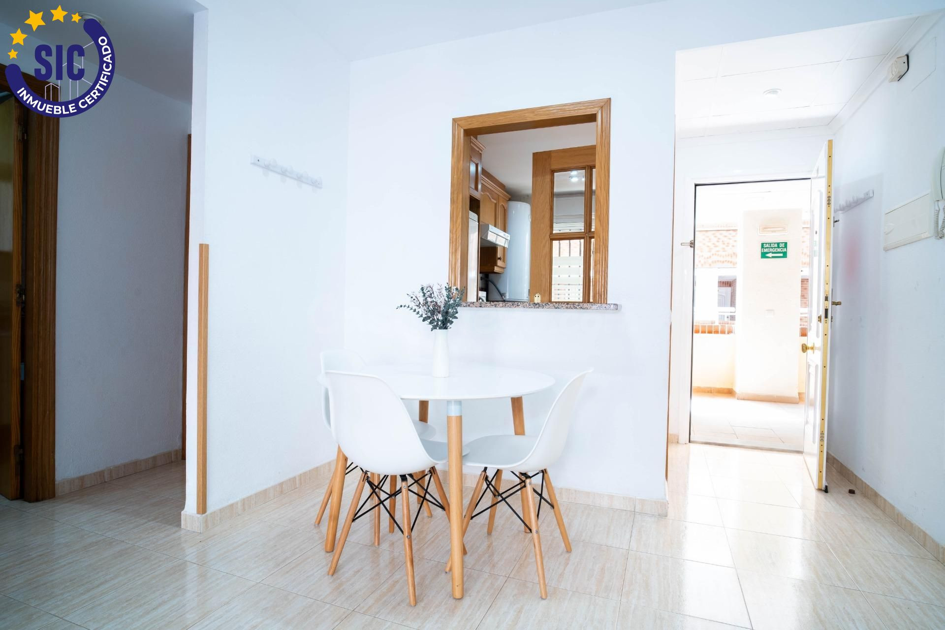 Apartamento en Magic World (Costa Marfil) para entrar a vivir y disfrutar del verano. - foto 5