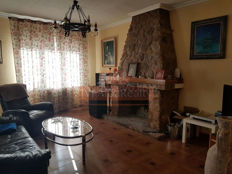 SE VENDE PARCELA 2200m.CON CASA SEMINUEVA 230m. CON ZONAS VE - foto 4