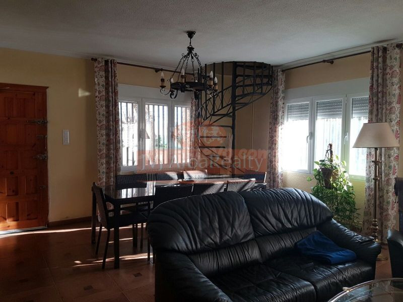 SE VENDE PARCELA 2200m.CON CASA SEMINUEVA 230m. CON ZONAS VE - foto 5