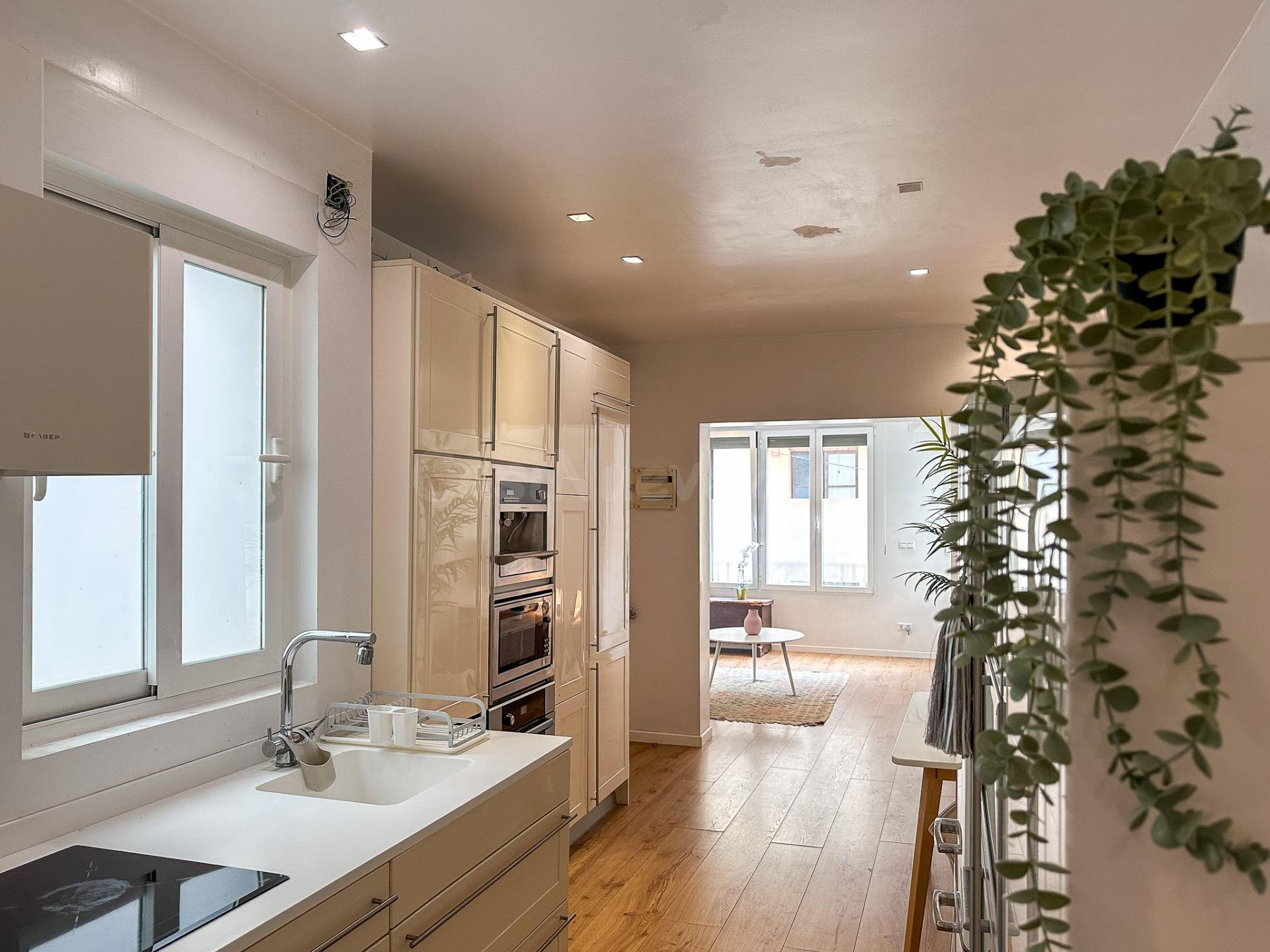 Vivienda junto a la Puerta del Sol en Castellón de Plana, con altas calidades y es un 1º sin ascensor.