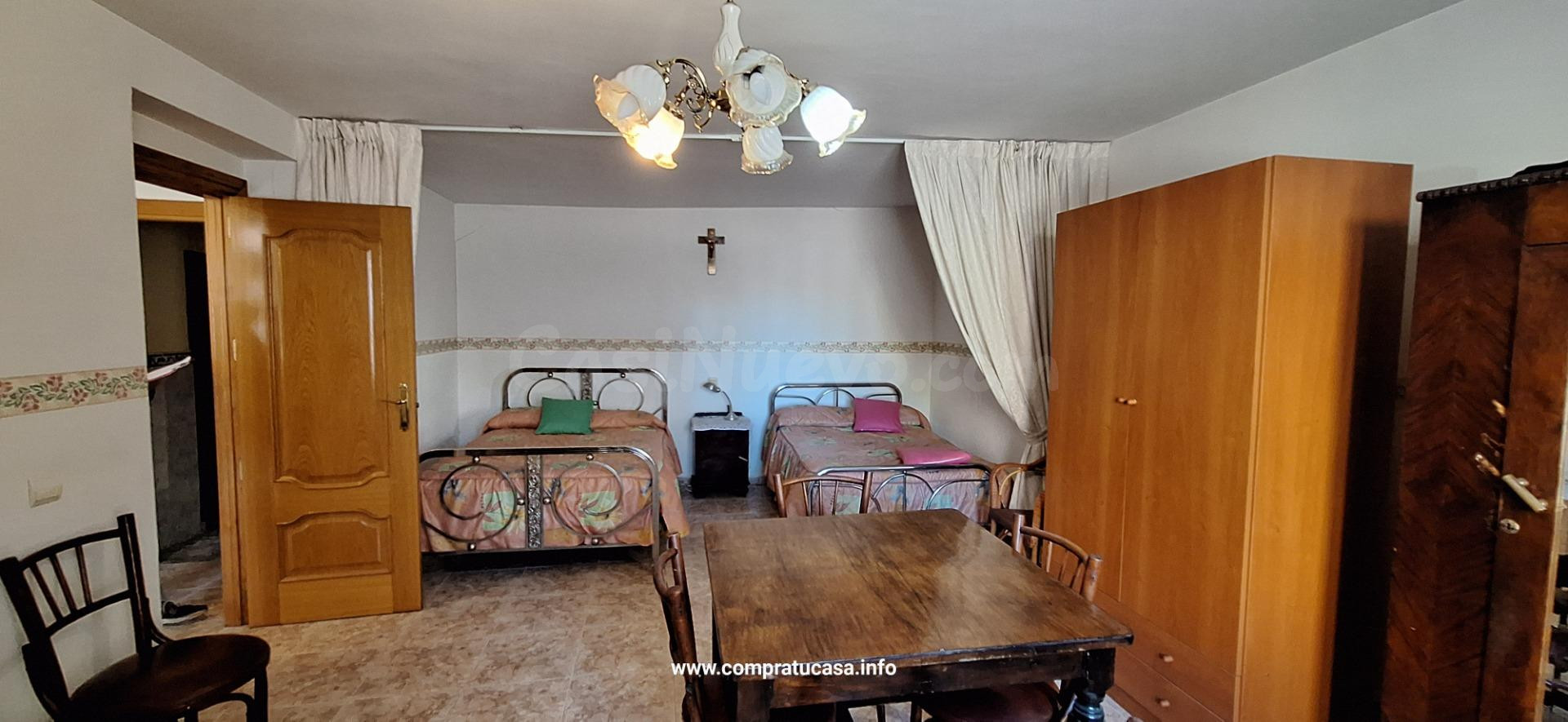 VENTA CASA DE PUEBLO CON PATIO Y GARAJES. - foto 5
