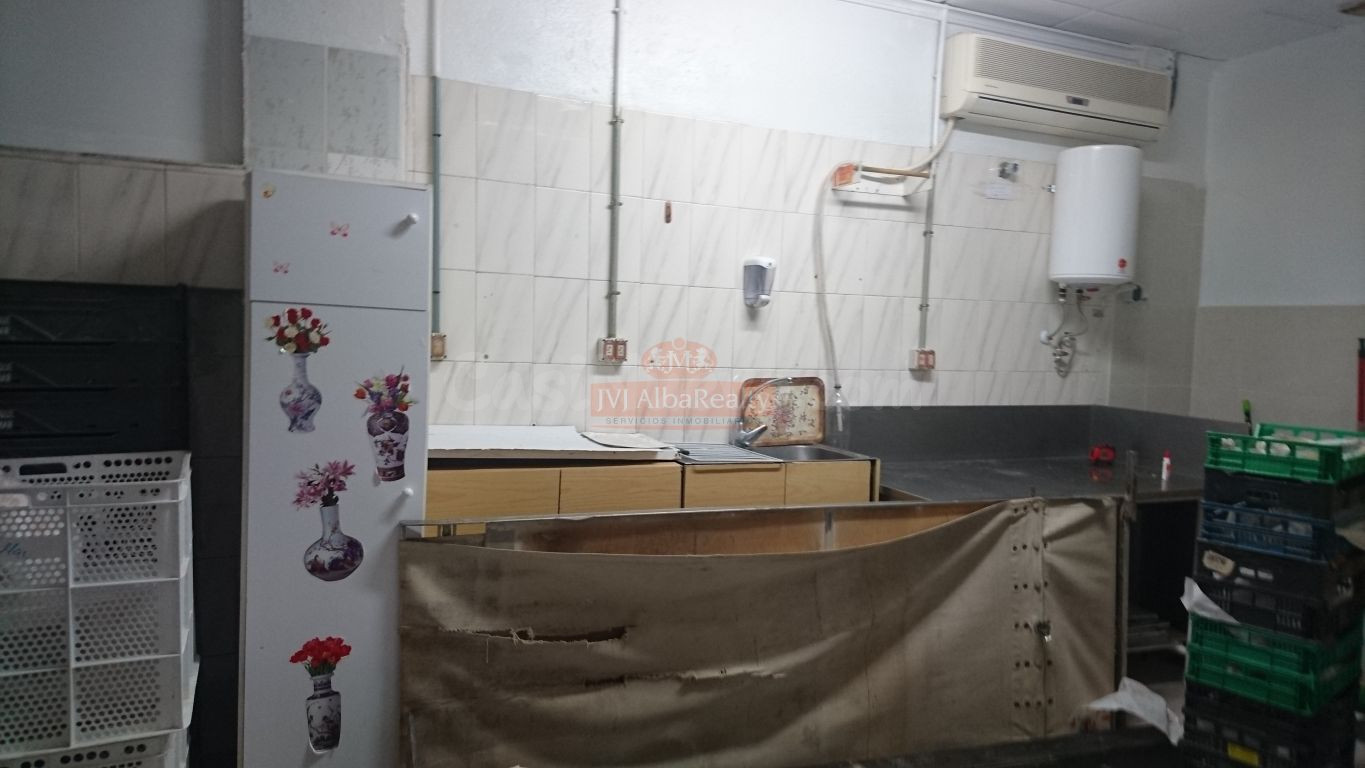 SE VENDE LOCAL COMERCIAL DE 80 M2 ZONA PASEO LA CUBA - foto 5