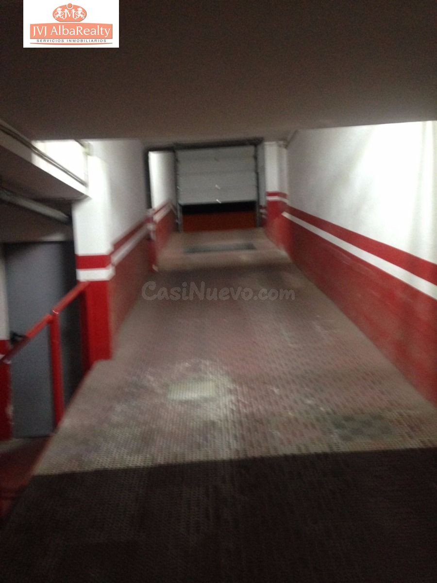 SE VENDE PLAZA DE GARAJE CON RAMPA CERCA DEL HOTEL LOS LLANO - foto 2