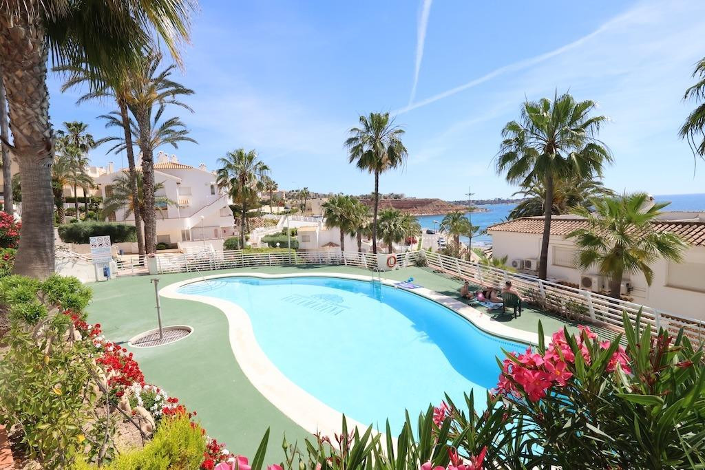 Apartamento en alquiler. Vistas al mar - Disponible Junio y Julio