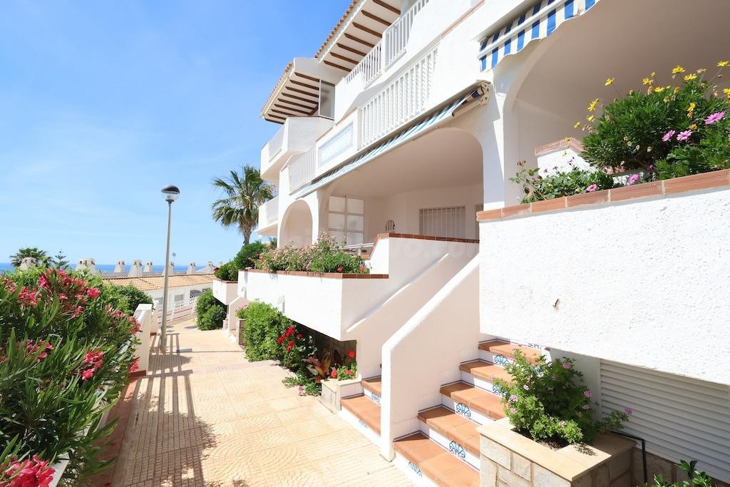 Apartamento en alquiler. Vistas al mar - Disponible Junio y  - foto 2