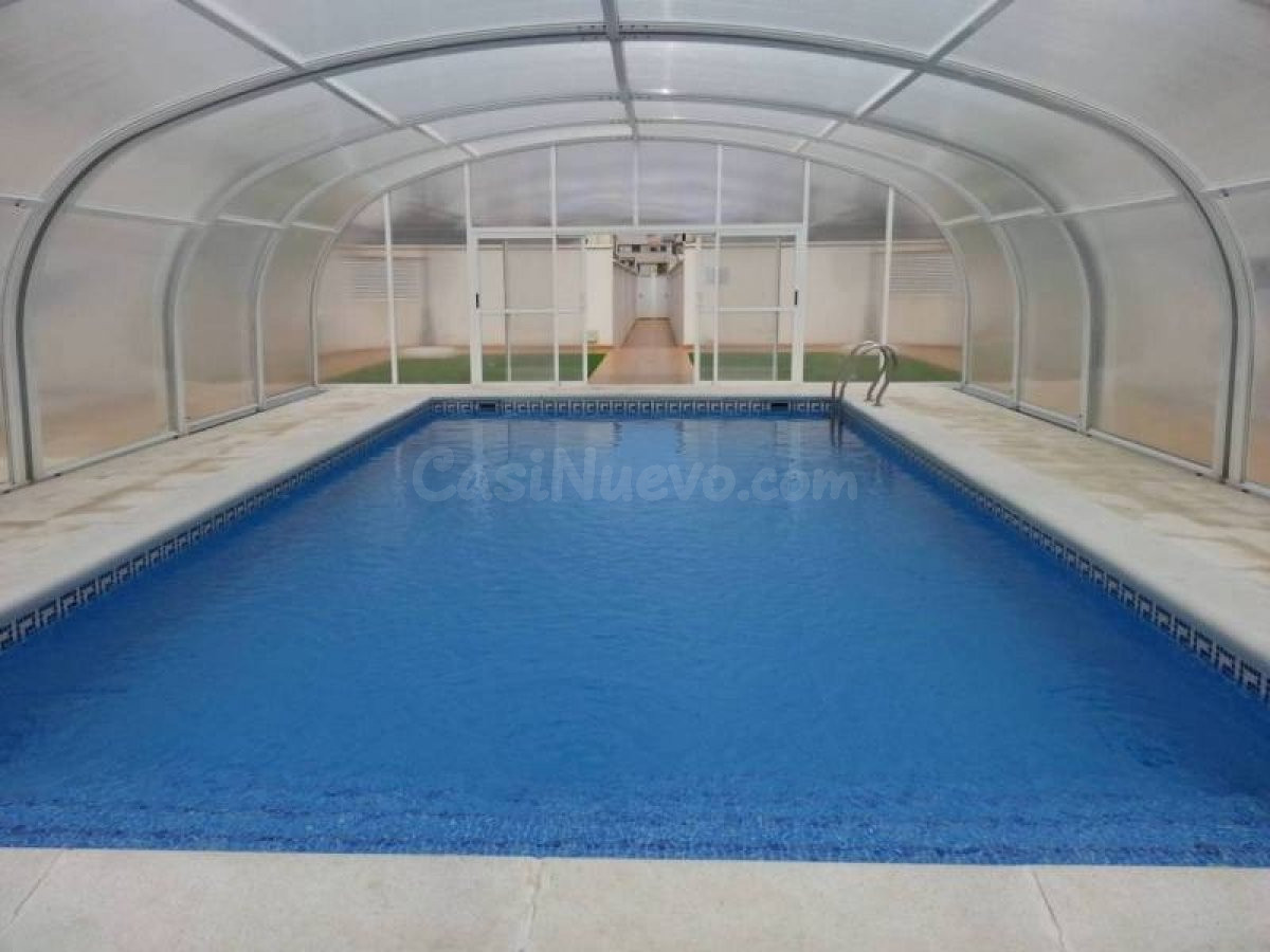 SE ALQUILA ADOSADO 4 DORMIT. Y 3 BAÑOS EN FACULTAD DE MEDICINA CON MUEBLES  Y PISCINA