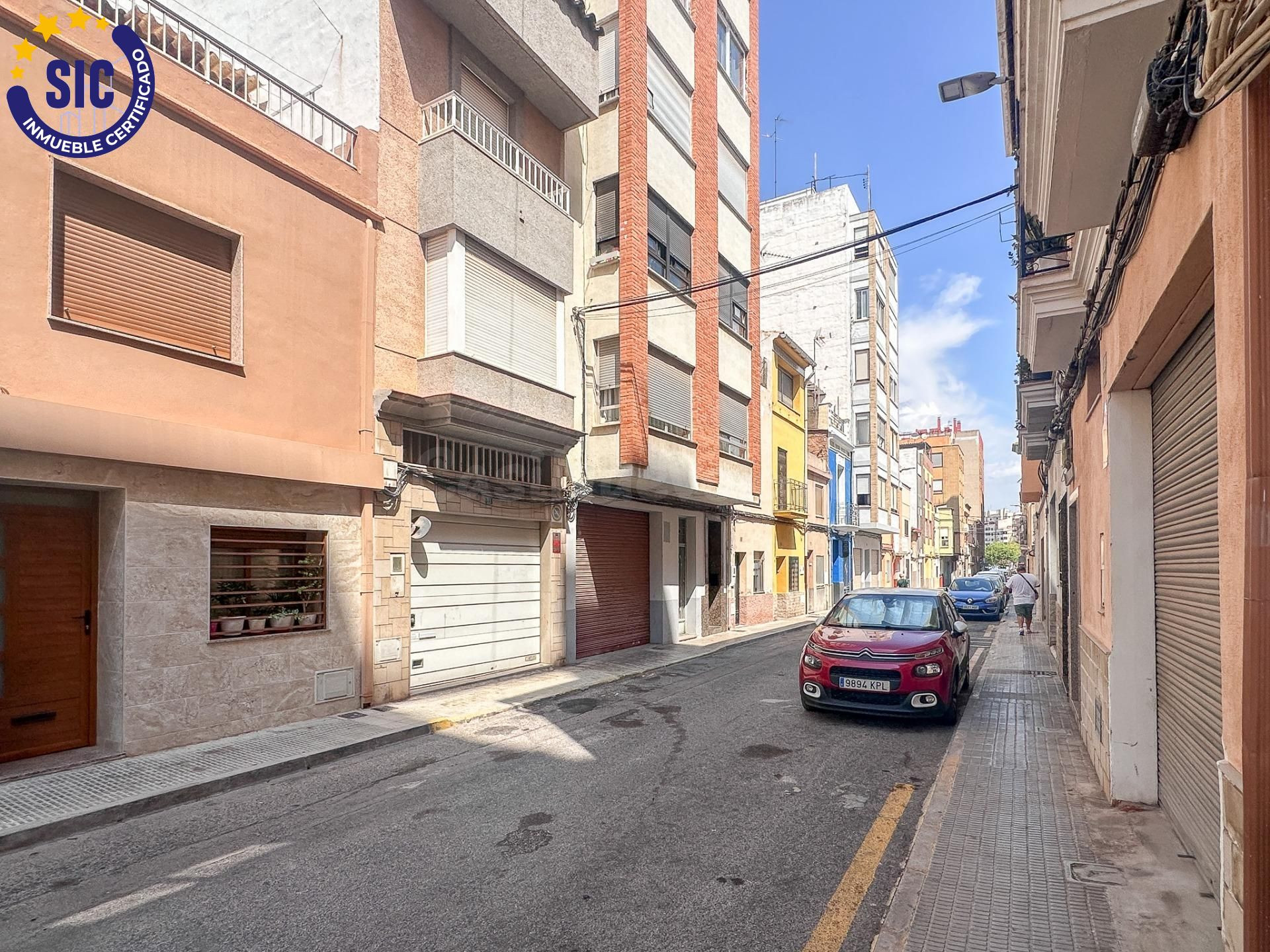 Casa con entrada por dos calles: C/ Pintor Montoliu y C/ Almansa de planta baja y dos alturas, frente a la plaza islas Columbretes en Castellón de la Plana - foto 4