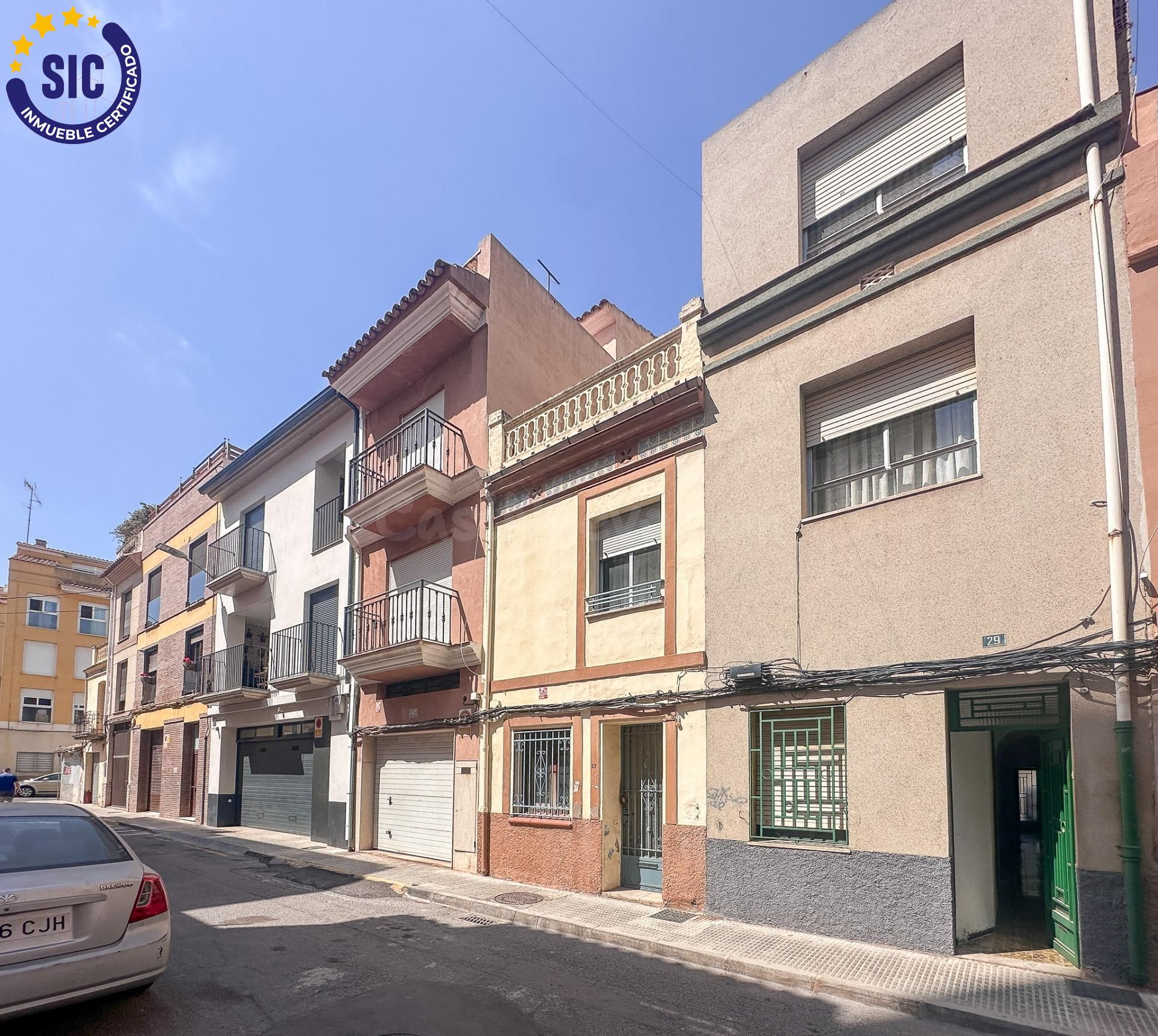 Casa con entrada por dos calles: C/ Pintor Montoliu y C/ Almansa de planta baja y dos alturas, frente a la plaza islas Columbretes en Castellón de la Plana - foto 5