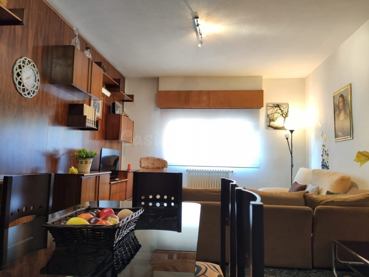 SE ALQUILA VIVIENDA PARA ESTUDIANTES (4 DORMT. Y 2 BAÑOS )ZONA HOSPITAL