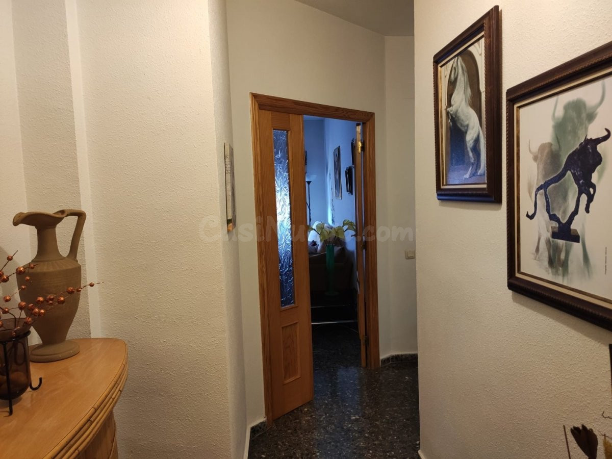 SE ALQUILA VIVIENDA PARA ESTUDIANTES (4 DORMT. Y 2 BAÑOS )ZO - foto 2