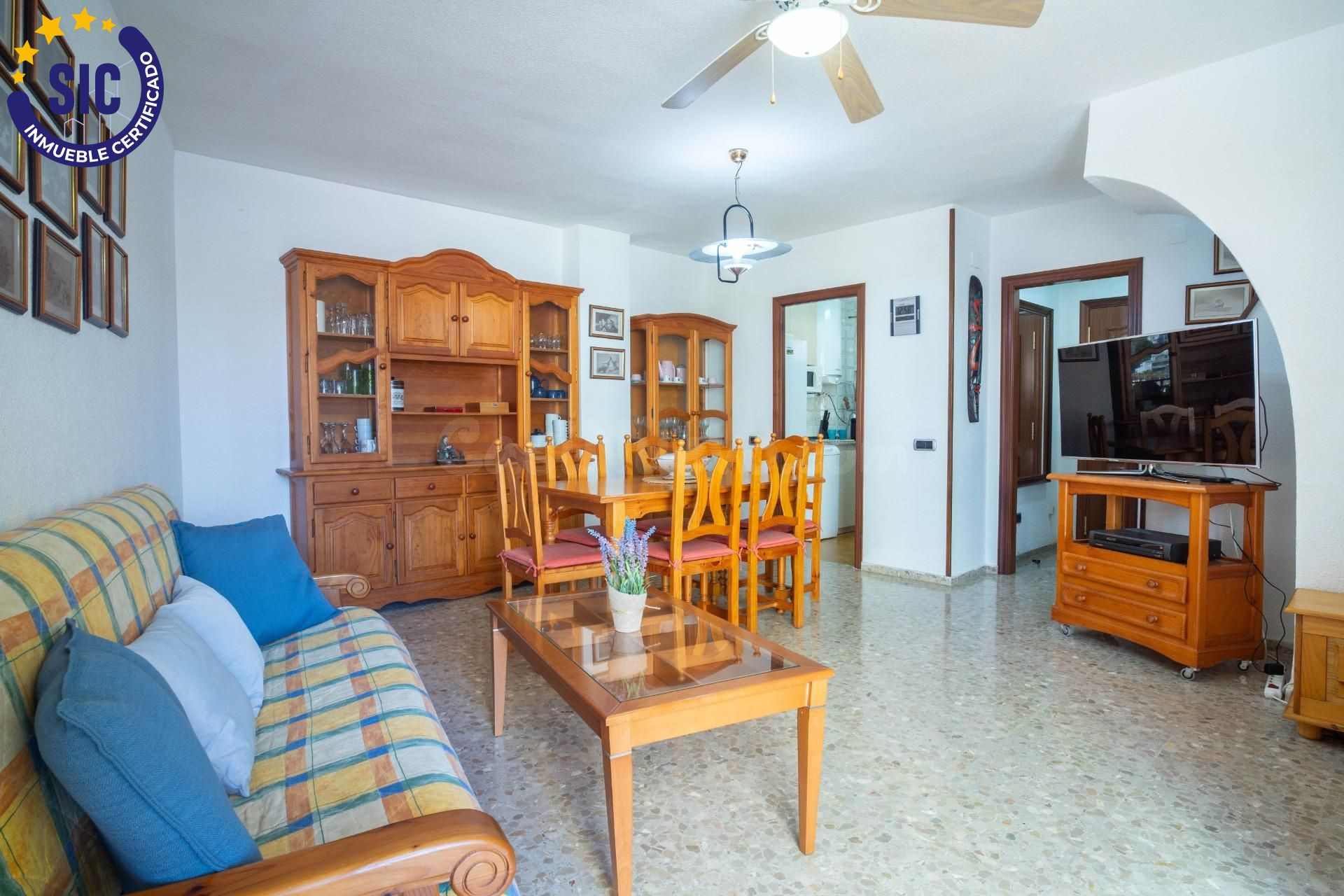 Apartamento dúplex  de 3 dormitorios, 2 baños, aseo y garaje en primera línea en playa de la Concha - foto 5