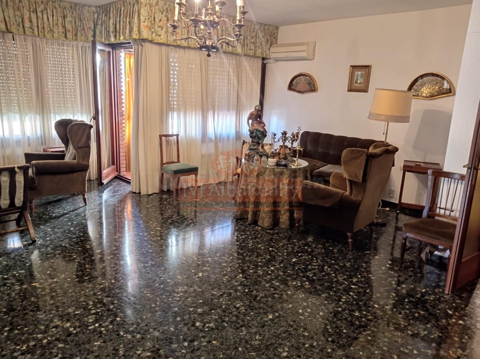 ESPECTACULAR VIVIENDA EN VENTA EN PLENO CORAZON DE LA CIUDAD