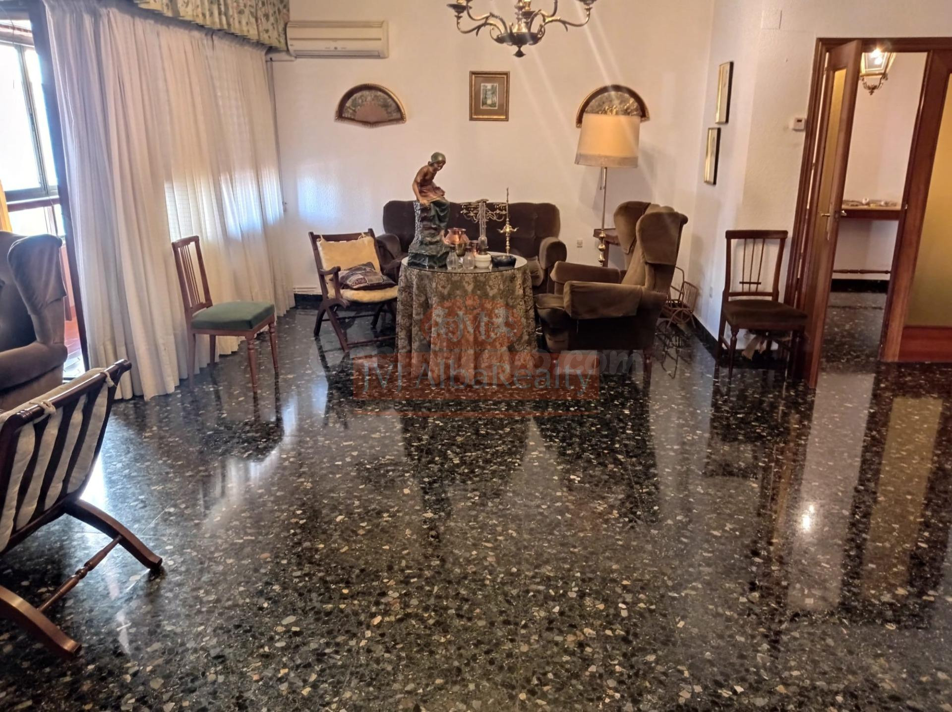 ESPECTACULAR VIVIENDA EN VENTA EN PLENO CORAZON DE LA CIUDAD - foto 2