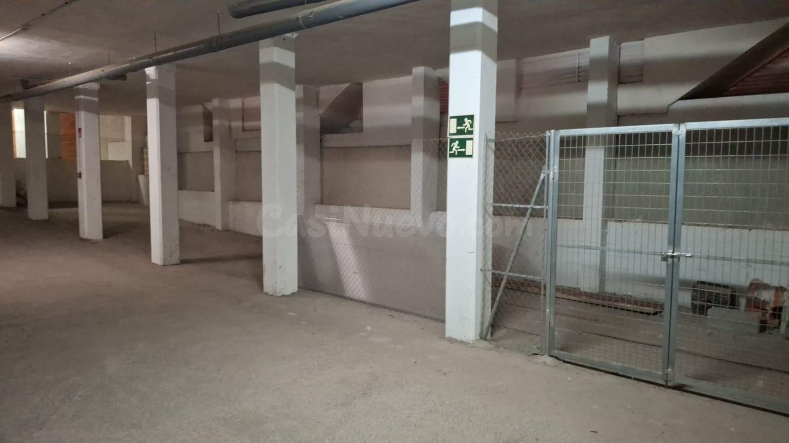 Lote de 9 plazas de garaje - foto 3