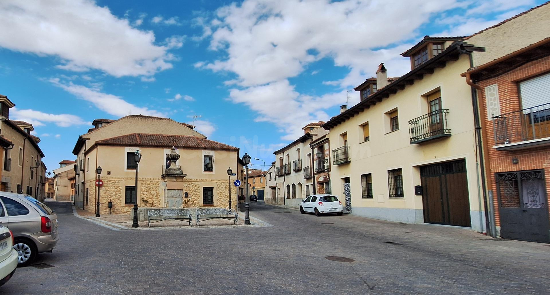GRAN CASA UNIFAMILIAR EN EL BONITO BARRIO DE ZAMARRALA
