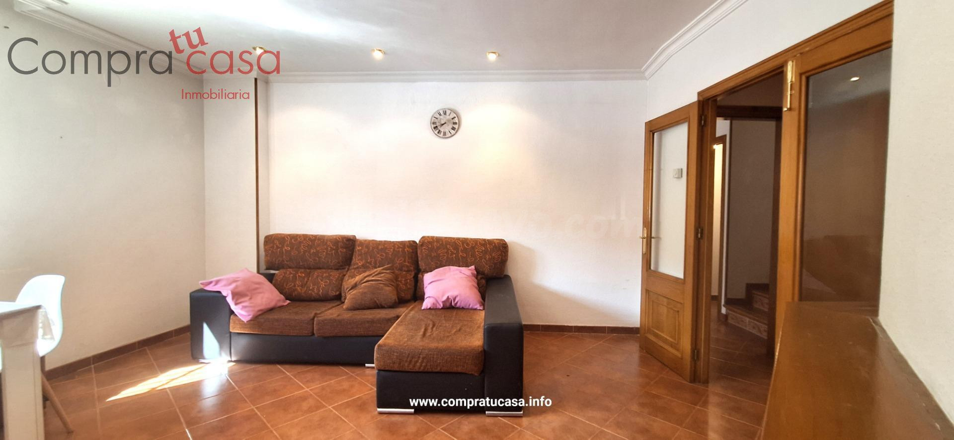 GRAN CASA UNIFAMILIAR EN EL BONITO BARRIO DE ZAMARRALA - foto 4