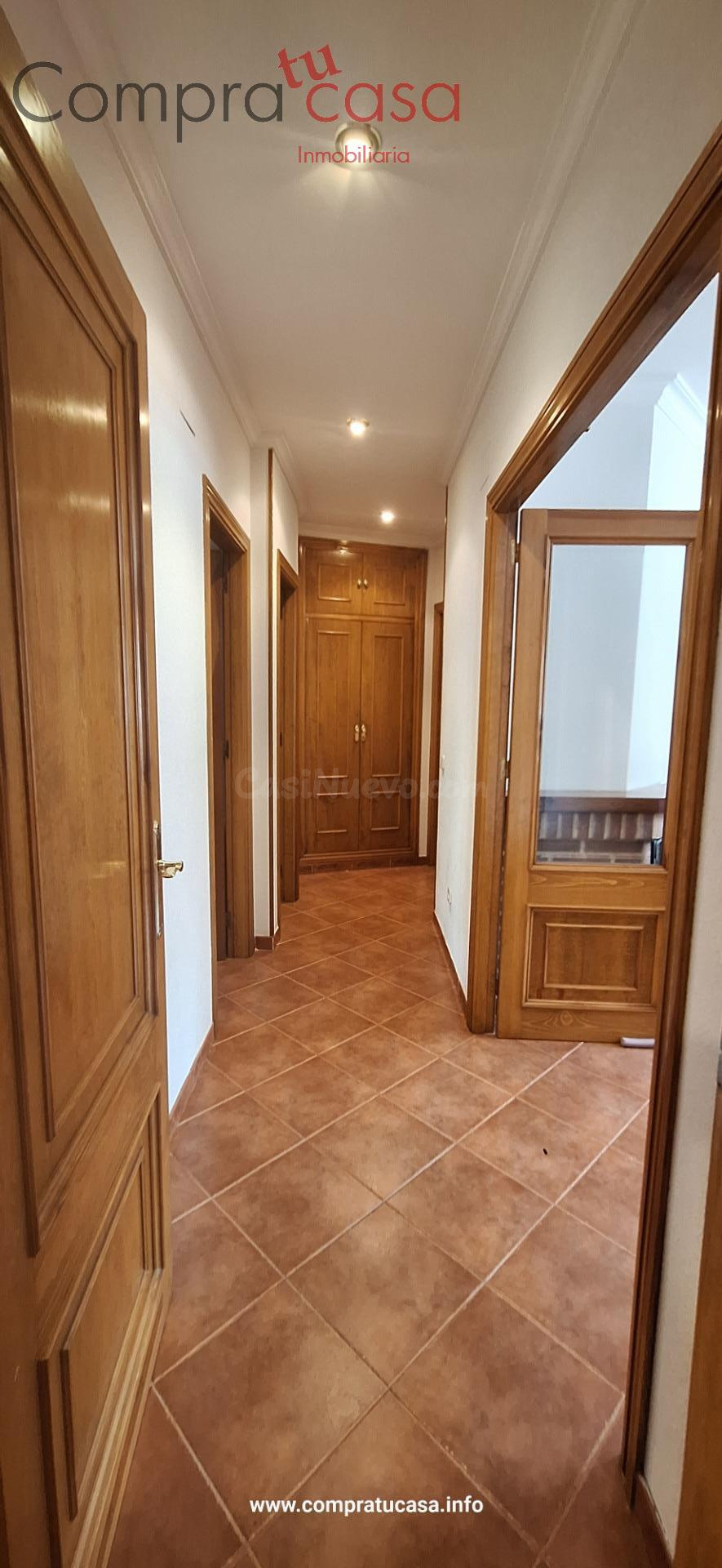 GRAN CASA UNIFAMILIAR EN EL BONITO BARRIO DE ZAMARRALA - foto 5