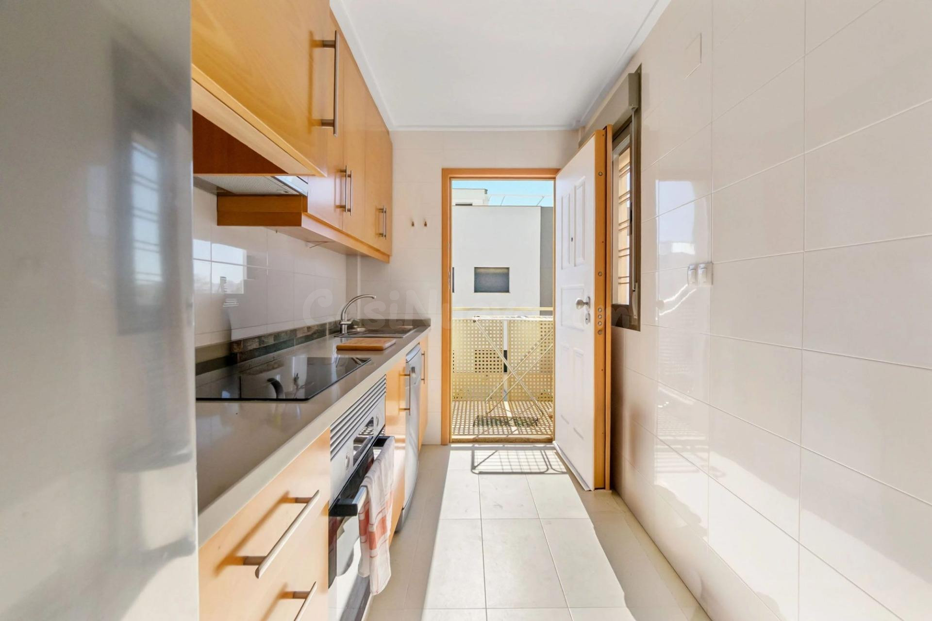 Ático con solárium privado de 47 m2 en Torre de la Horadada - foto 4