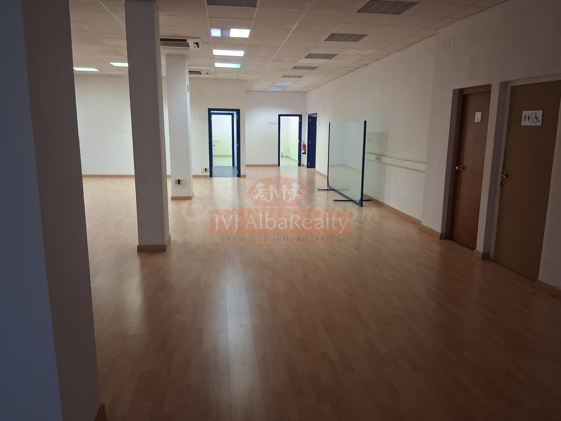 EN VENTA O ALQUILER ESPECTACULAR LOCAL EN ZONA INDUSTRIA - foto 2