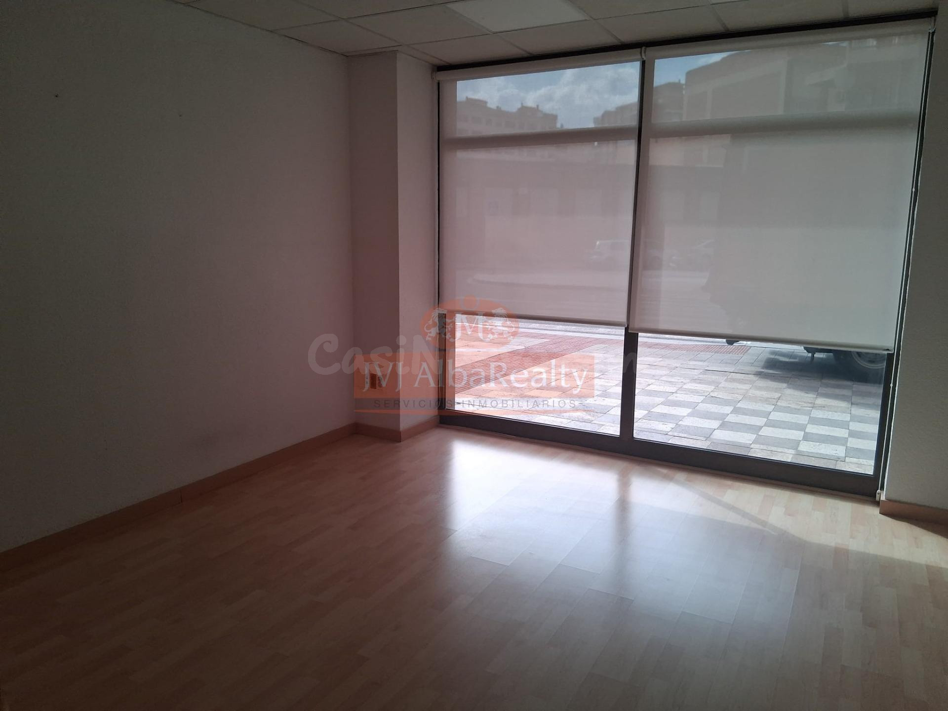 EN VENTA O ALQUILER ESPECTACULAR LOCAL EN ZONA INDUSTRIA - foto 3