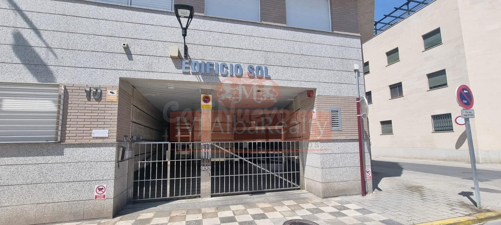 ¡Oportunidad única en Albacete! Vivienda en planta baja junt - foto 2