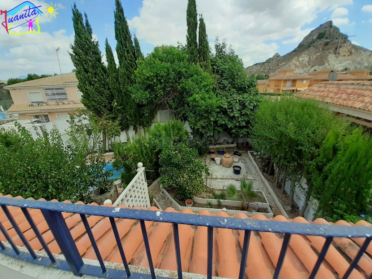 ESPECTACULAR CHALET L CON ZONA DE JARDIN Y PISCINA EN ARCHEN - foto 2